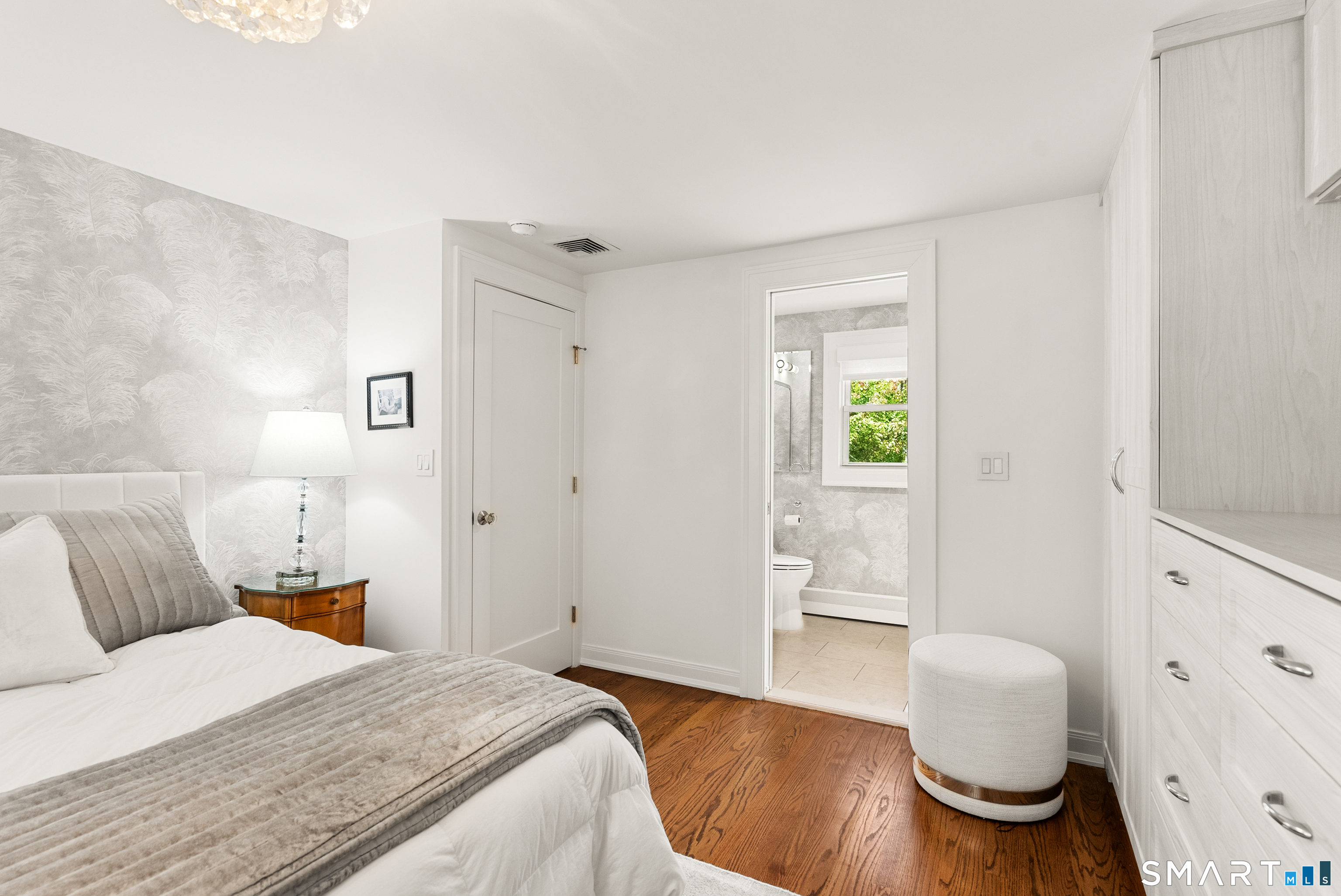 50 Kings Highway South