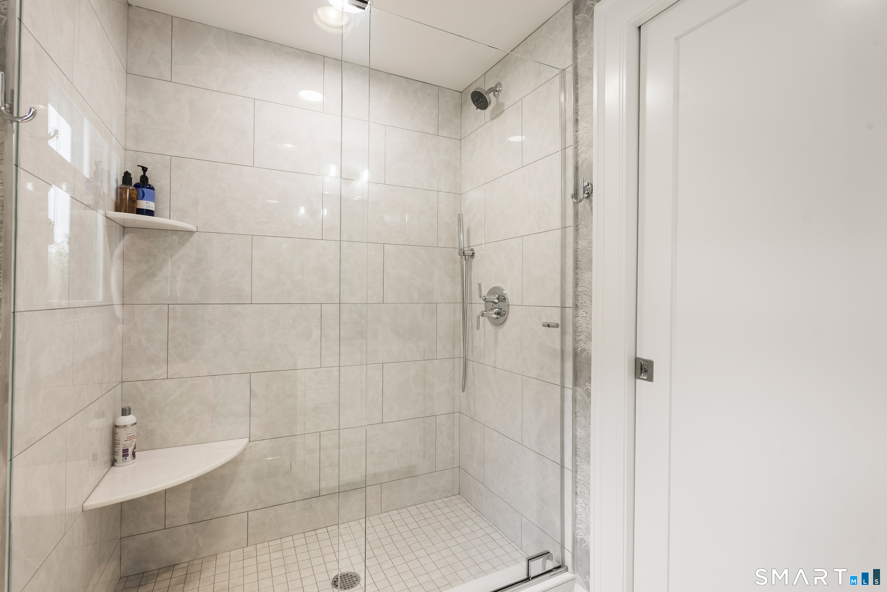 50 Kings Highway South