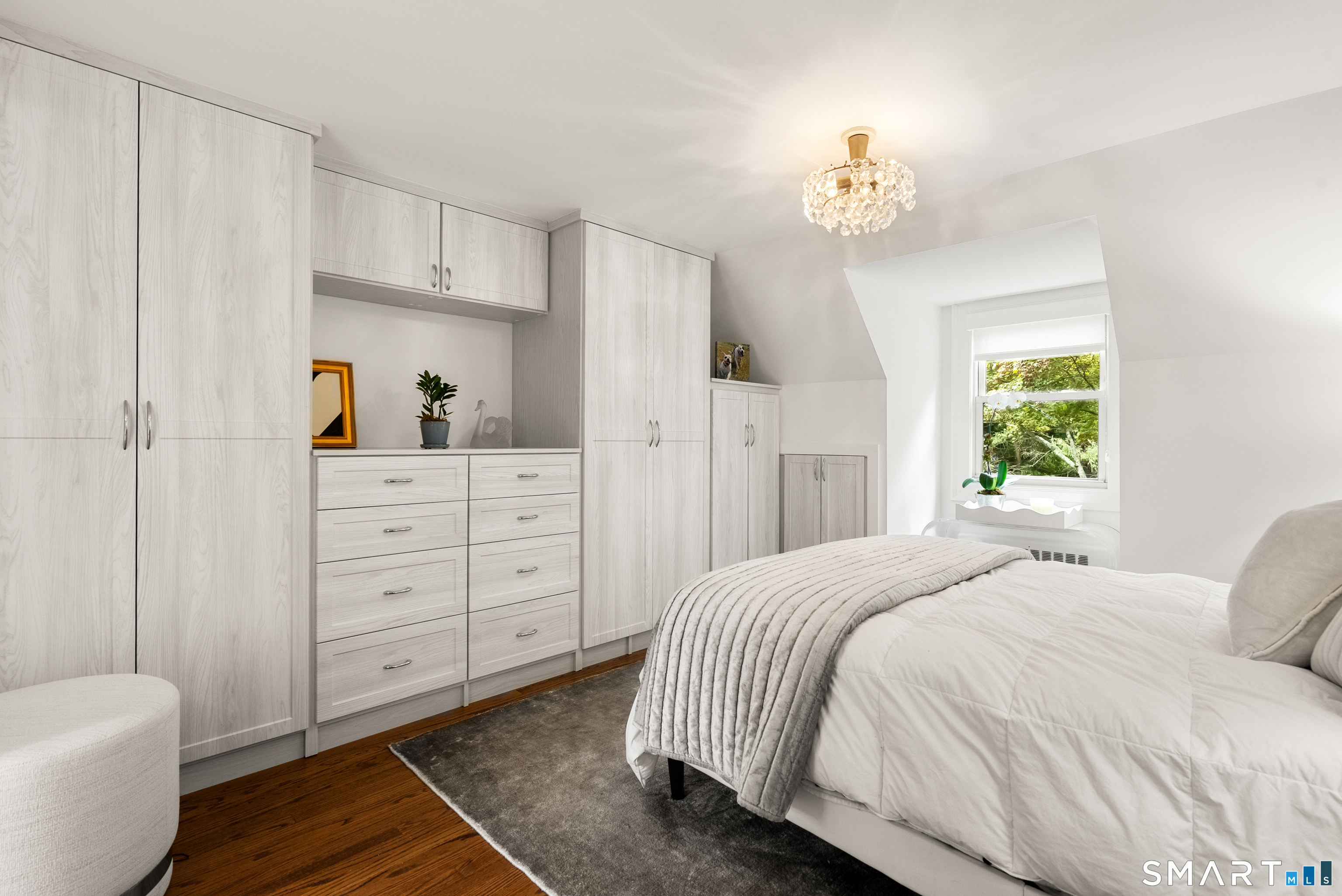 50 Kings Highway South