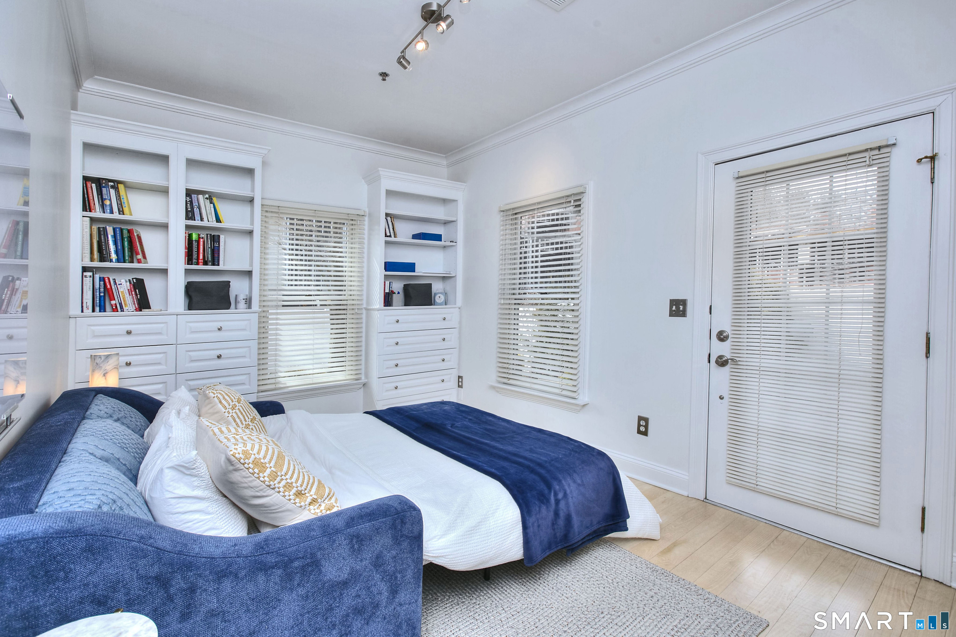 20 Cross Street Unit: 10