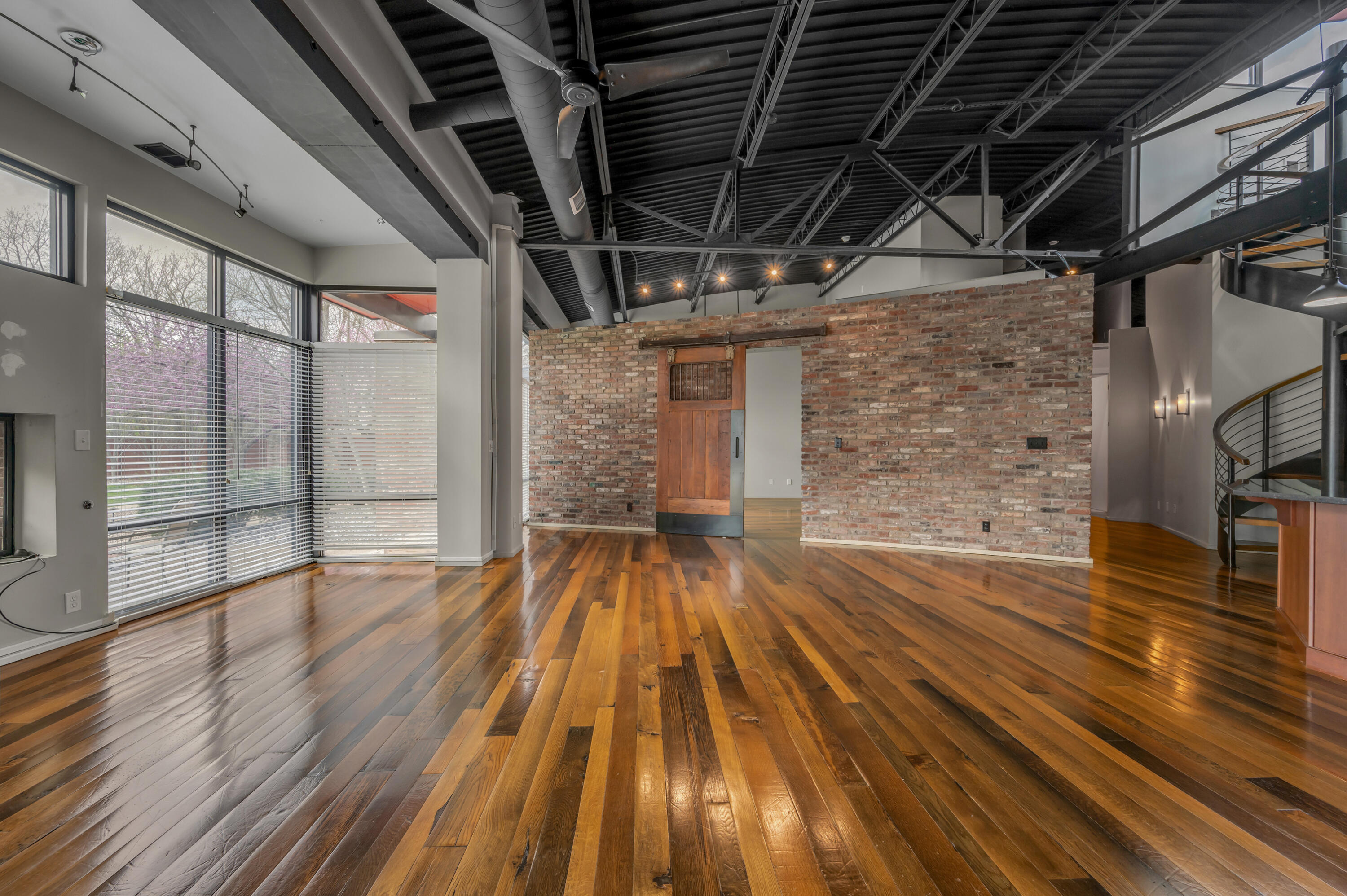 420 Lawrence Street, 102