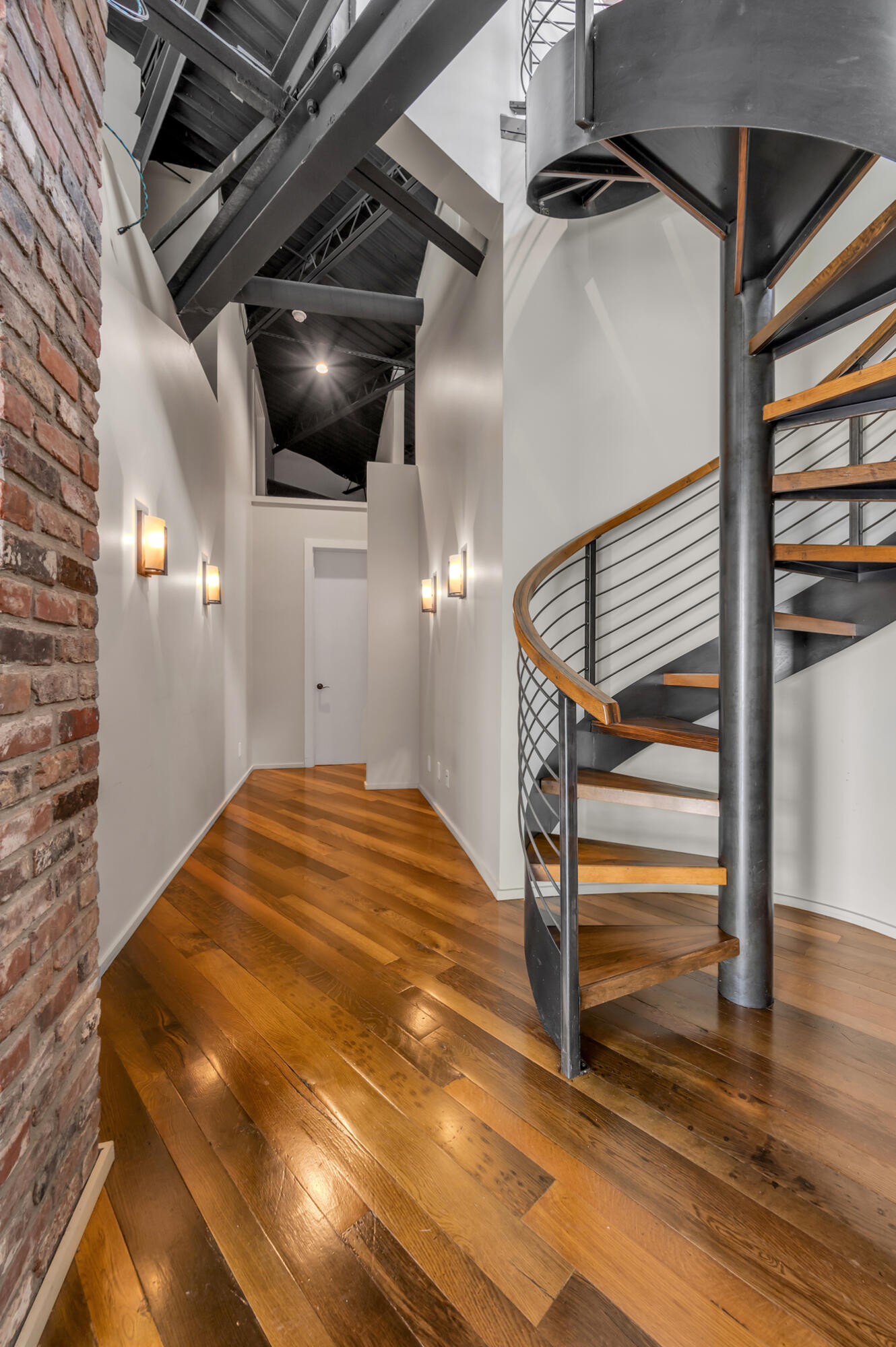 420 Lawrence Street, 102