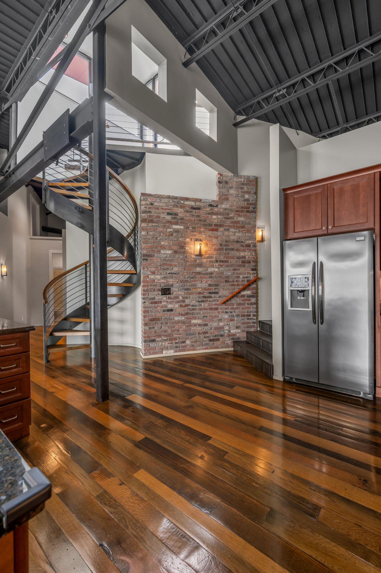 420 Lawrence Street, 102