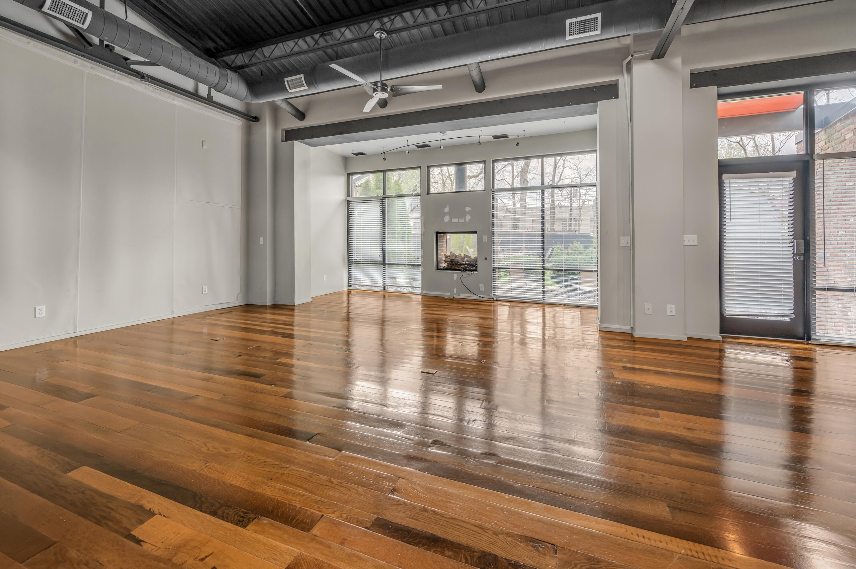 420 Lawrence Street, 102