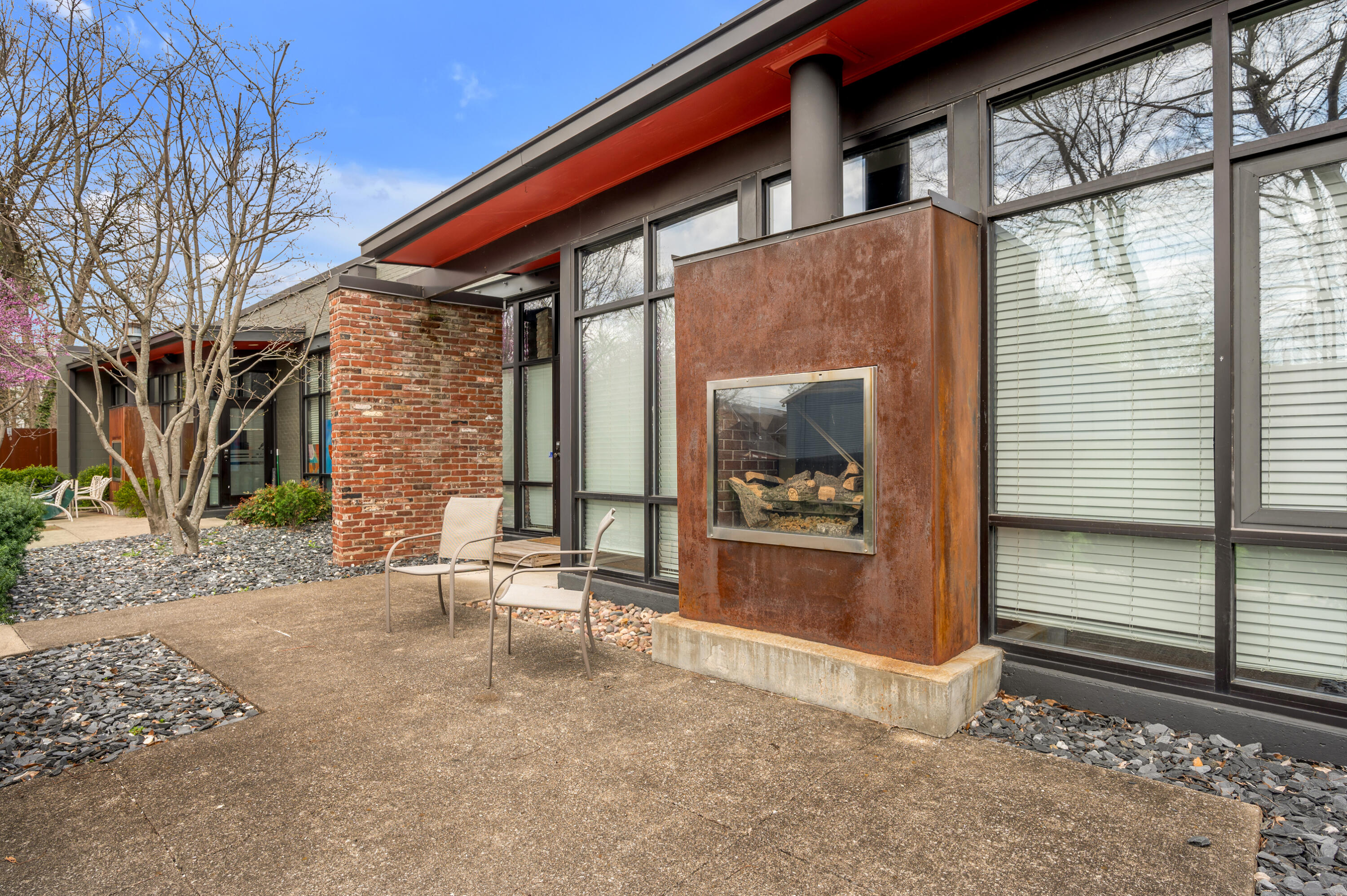 420 Lawrence Street, 102
