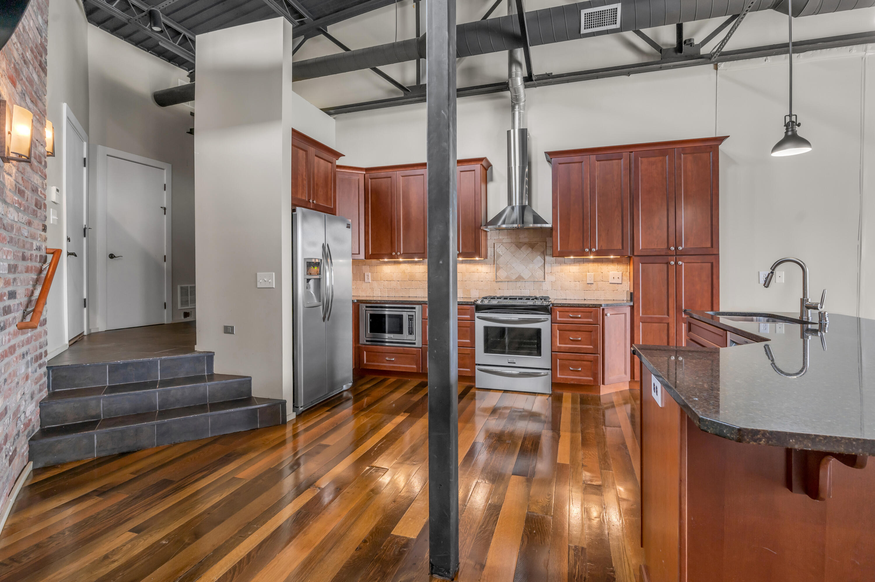 420 Lawrence Street, 102