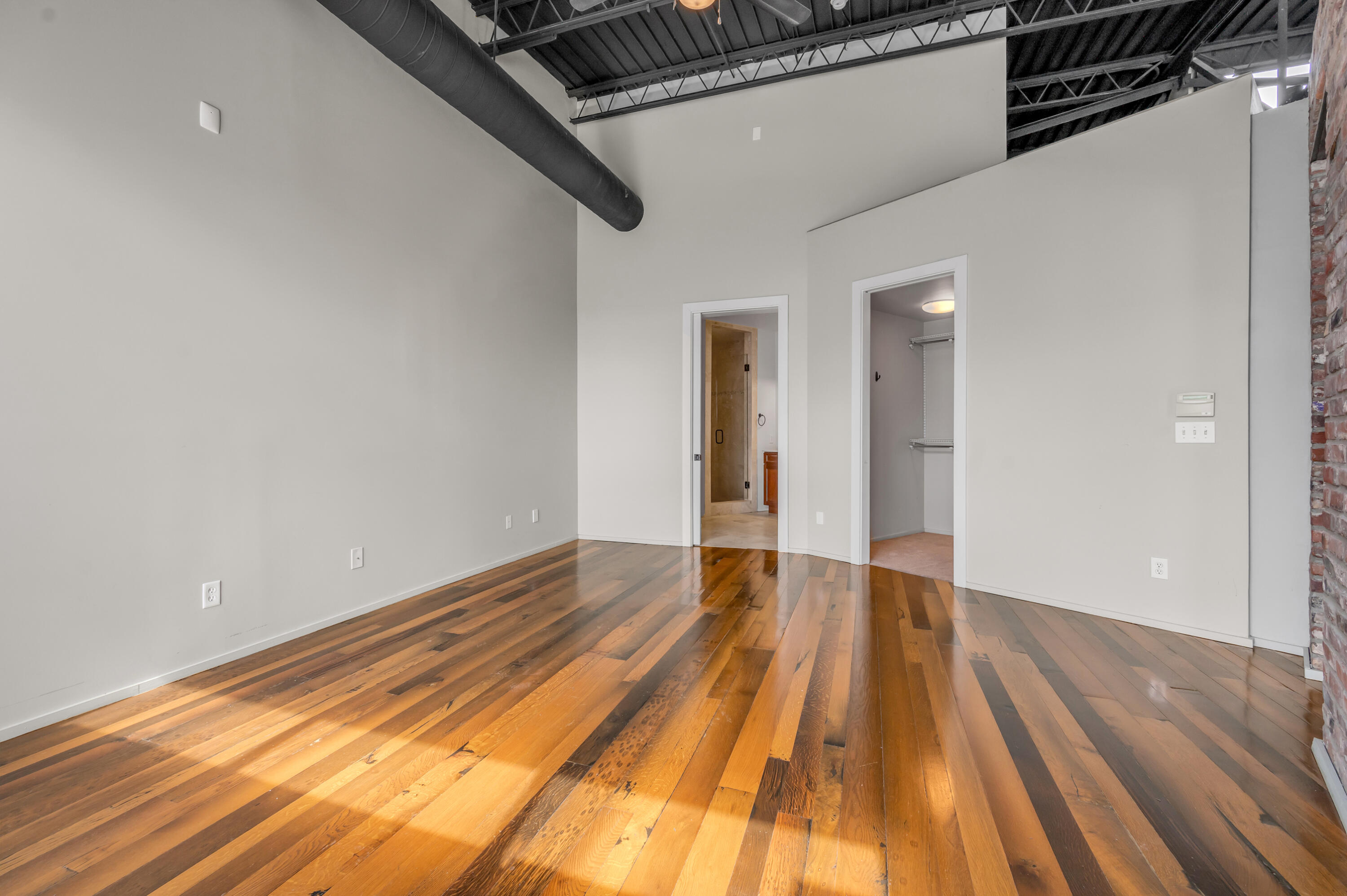 420 Lawrence Street, 102
