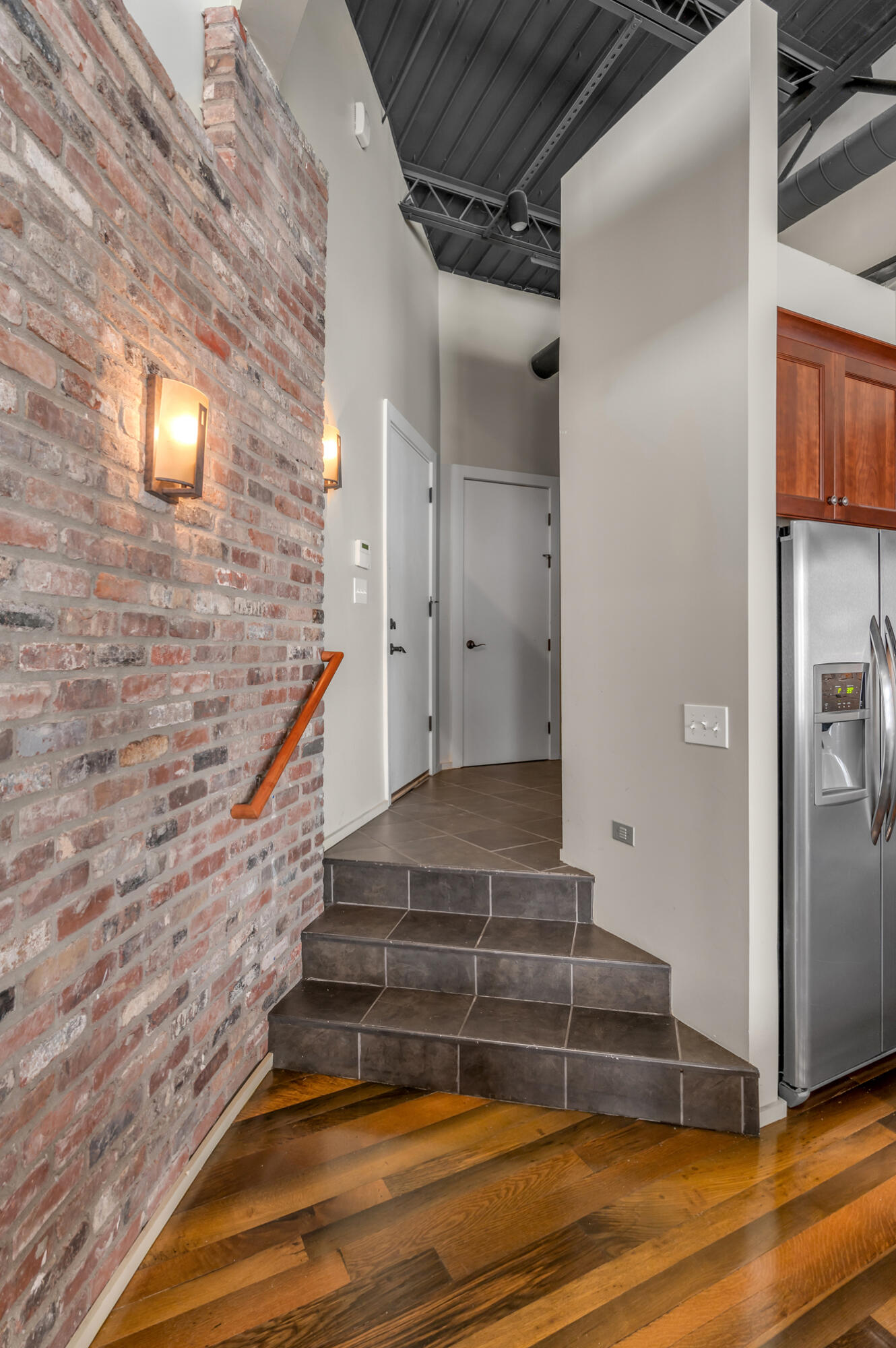 420 Lawrence Street, 102