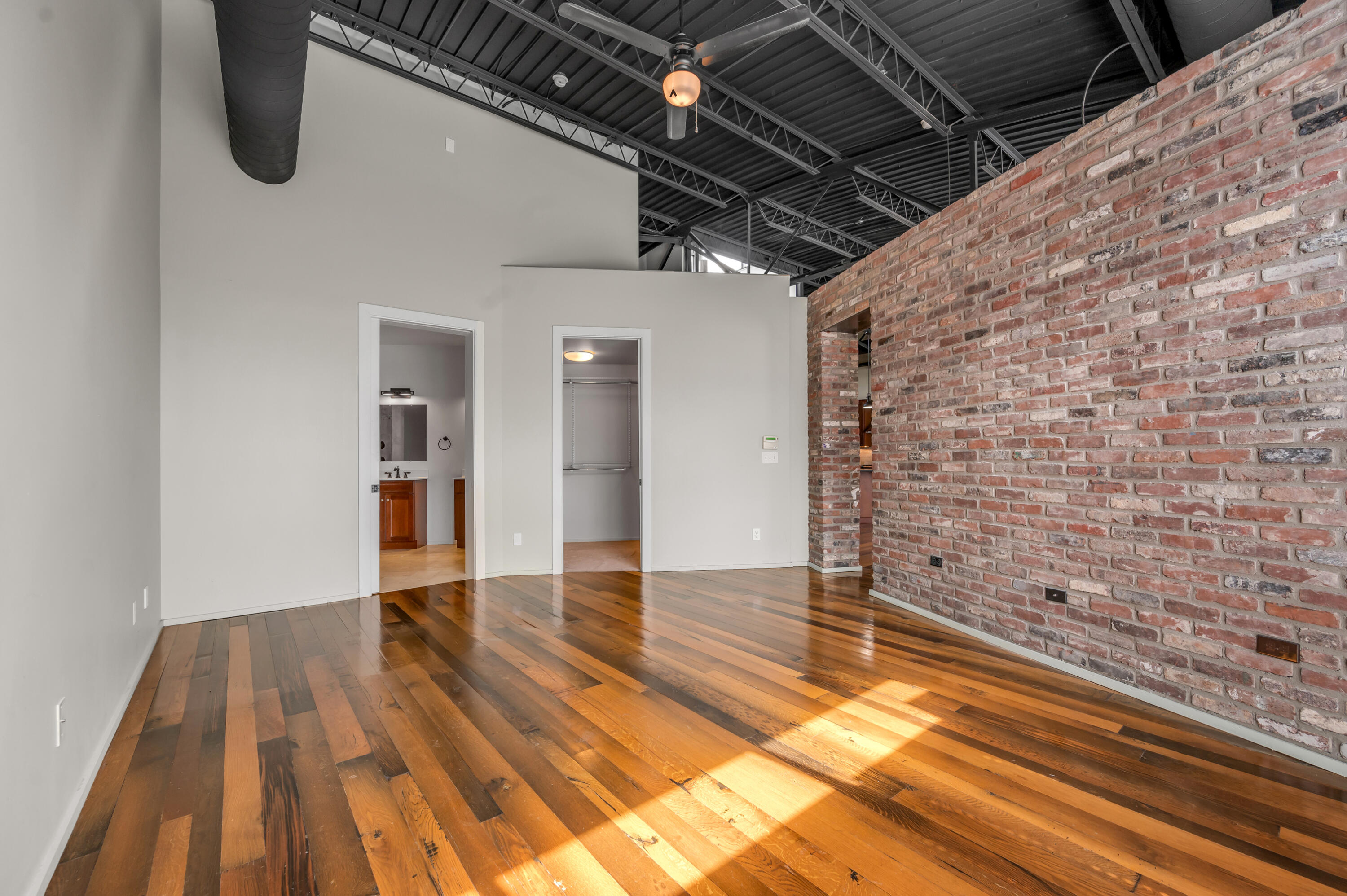 420 Lawrence Street, 102