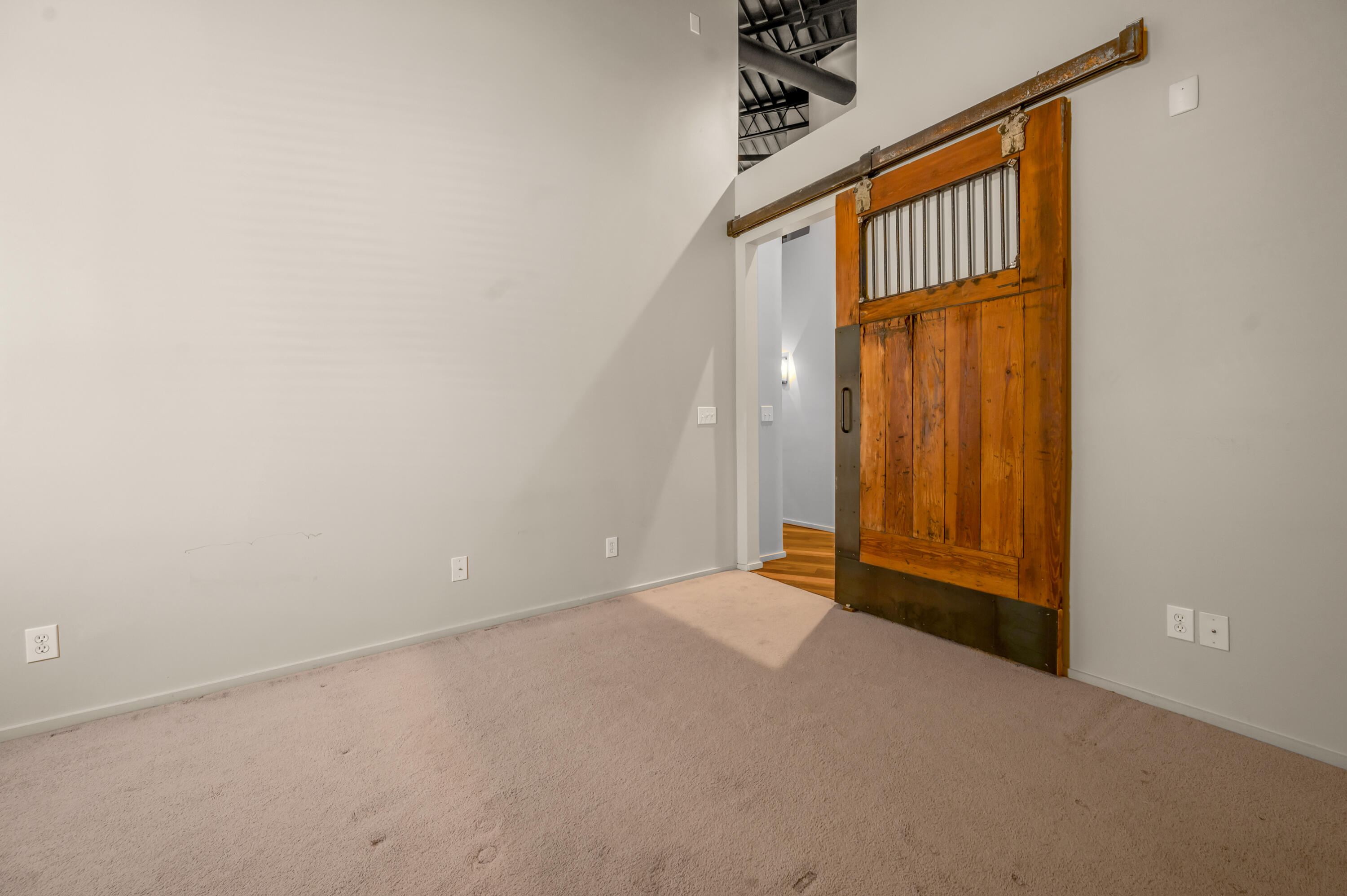 420 Lawrence Street, 102