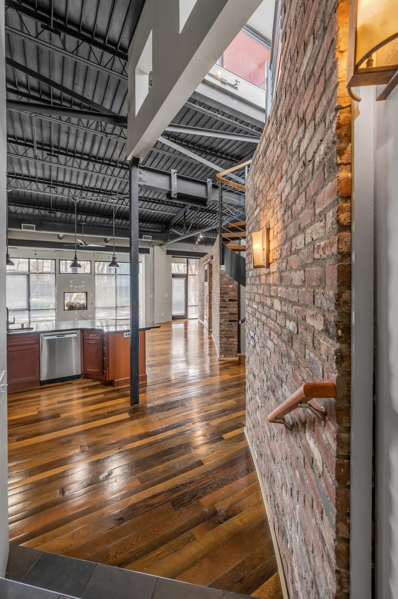 420 Lawrence Street, 102