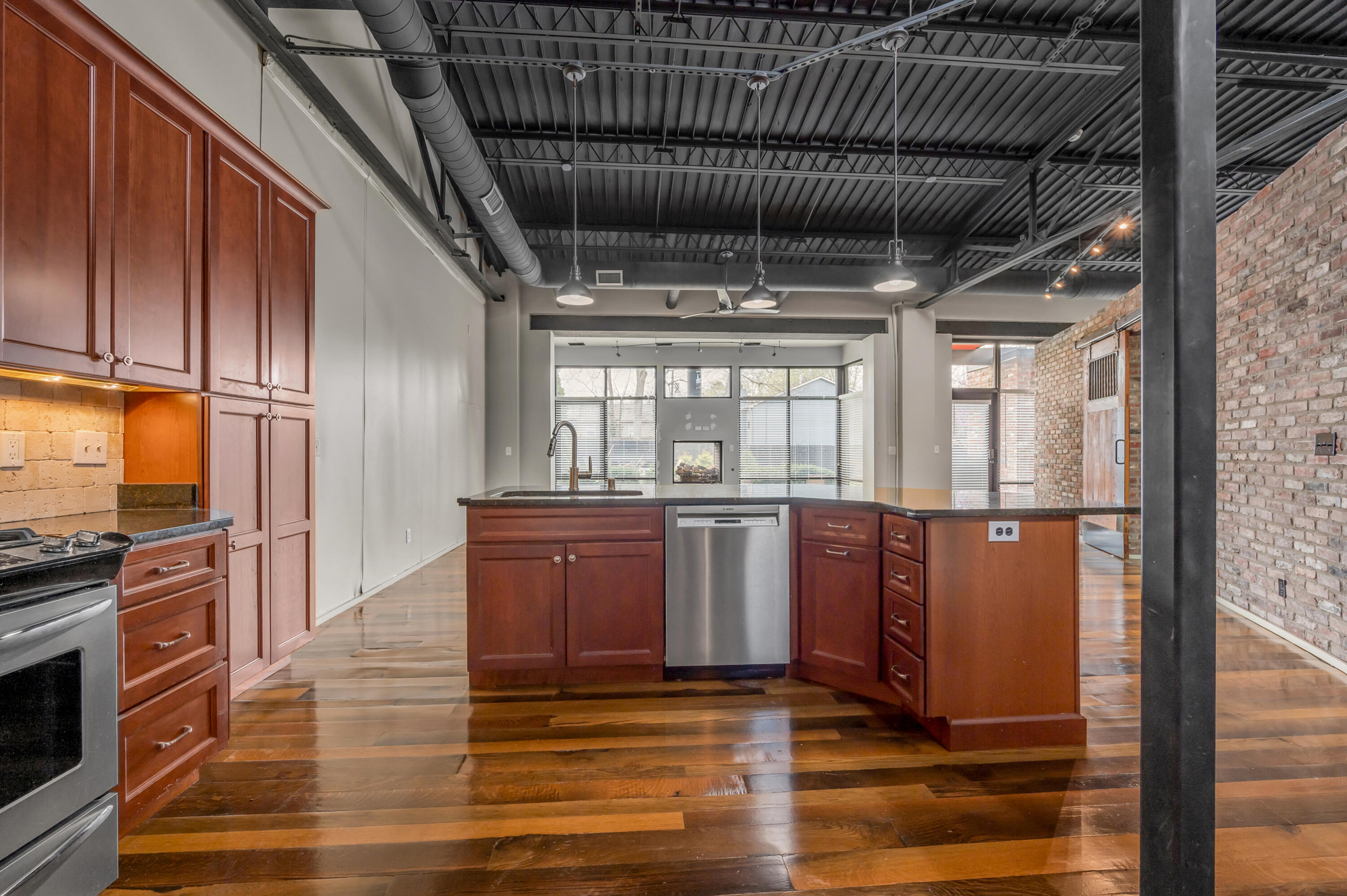 420 Lawrence Street, 102
