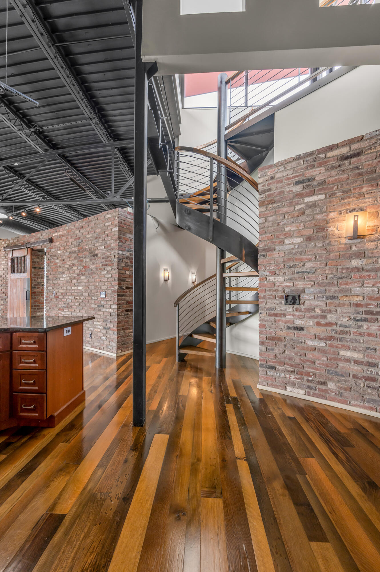 420 Lawrence Street, 102