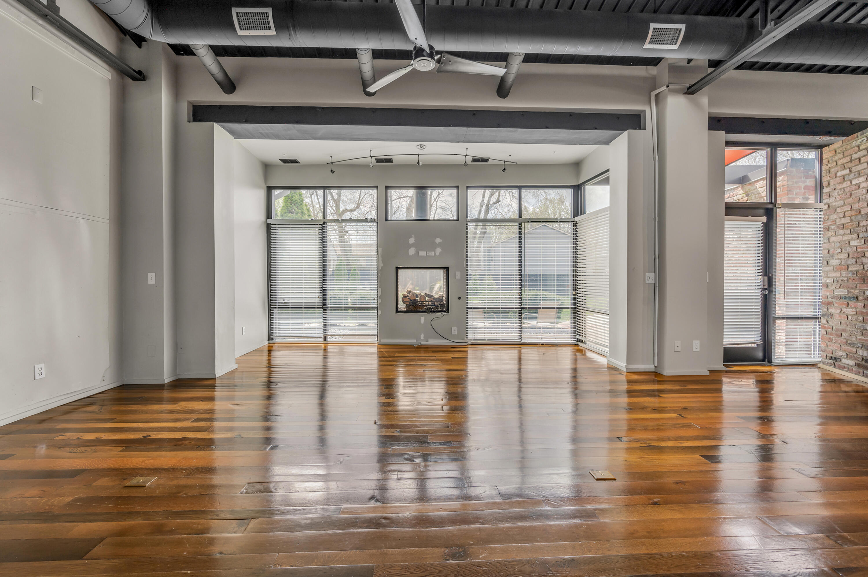 420 Lawrence Street, 102