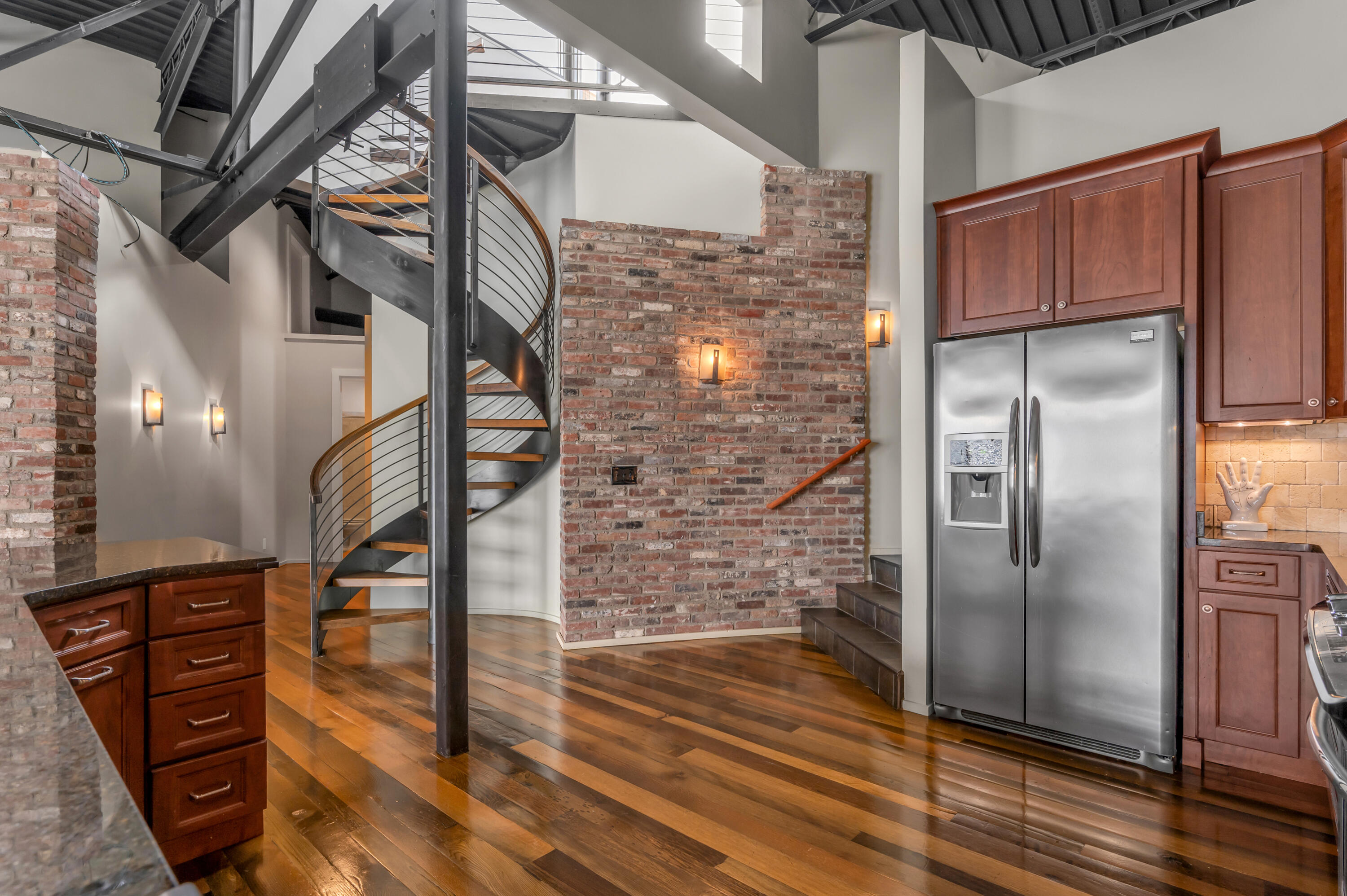 420 Lawrence Street, 102