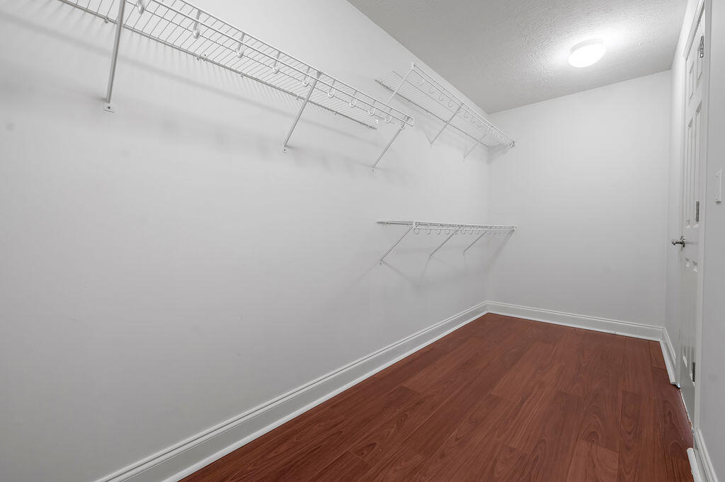 2868 Majestic View Walk