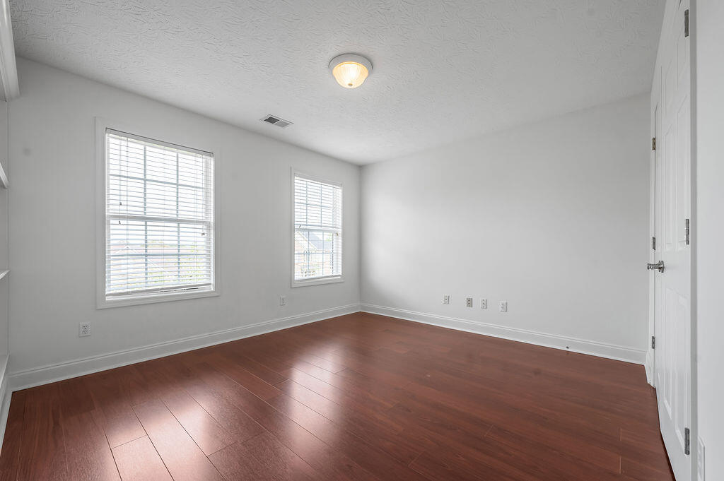 2868 Majestic View Walk