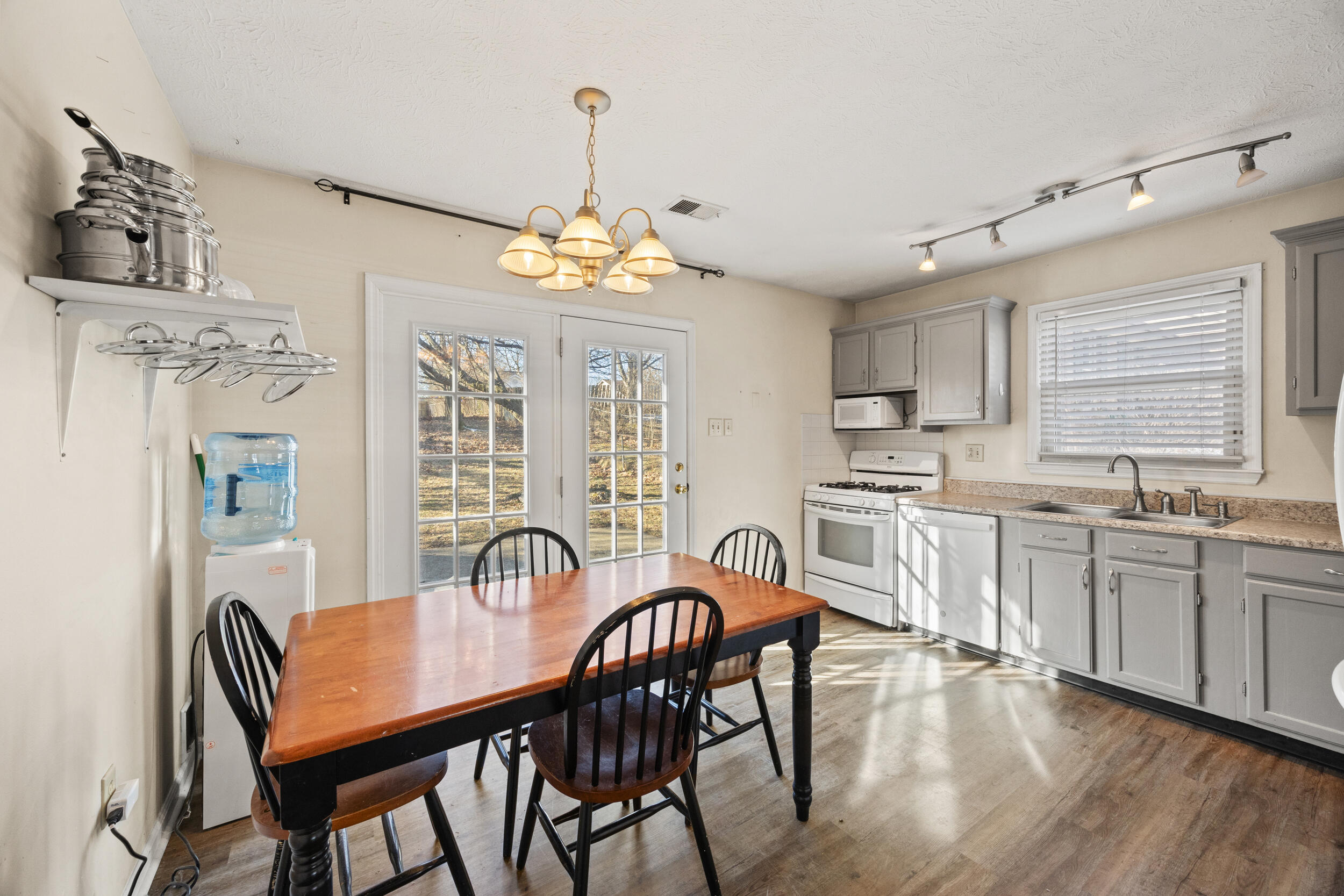 3400 Colonnade Drive