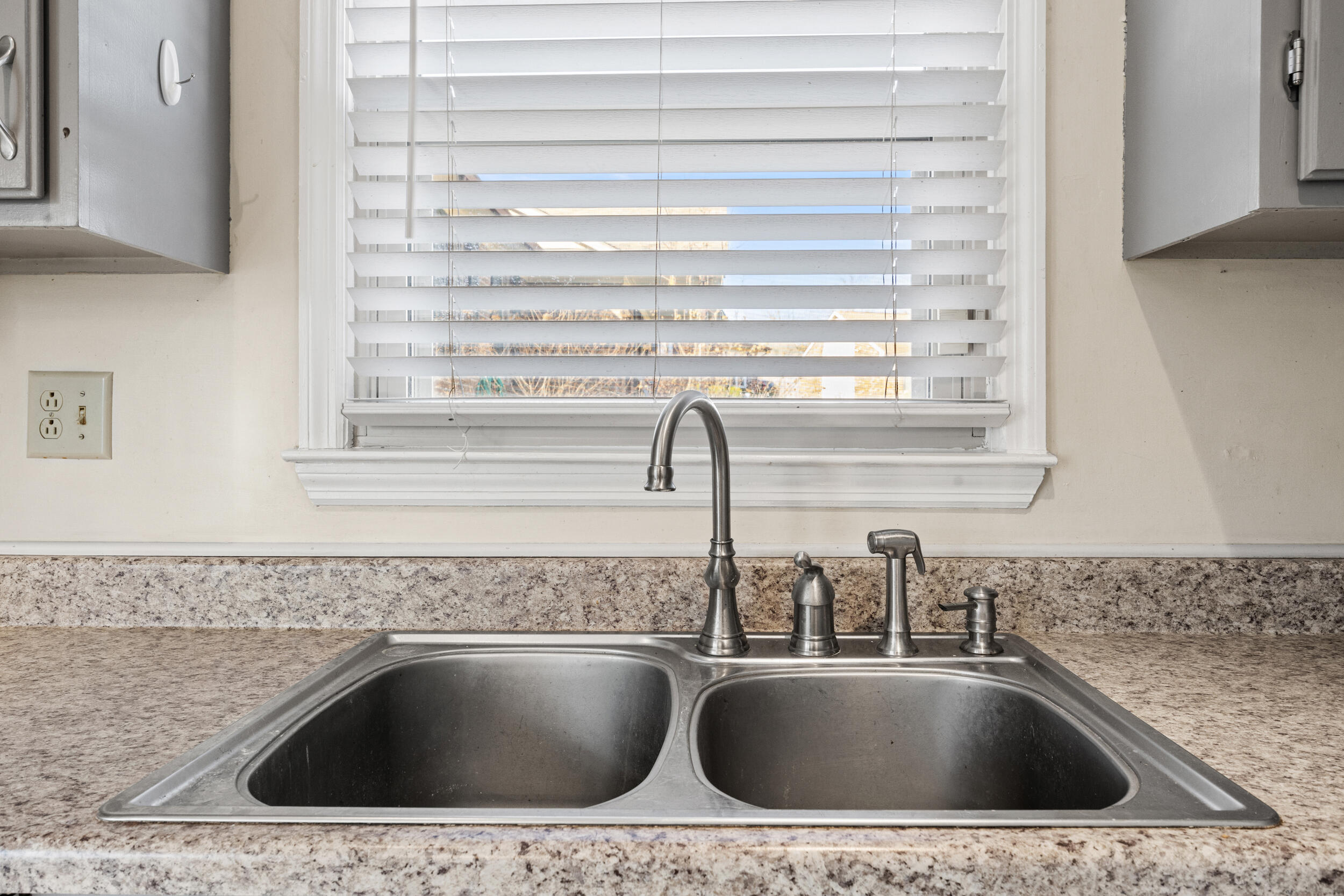 3400 Colonnade Drive