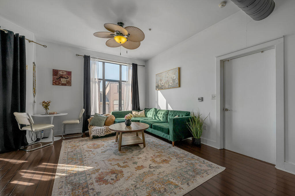 535 S Upper Street 400