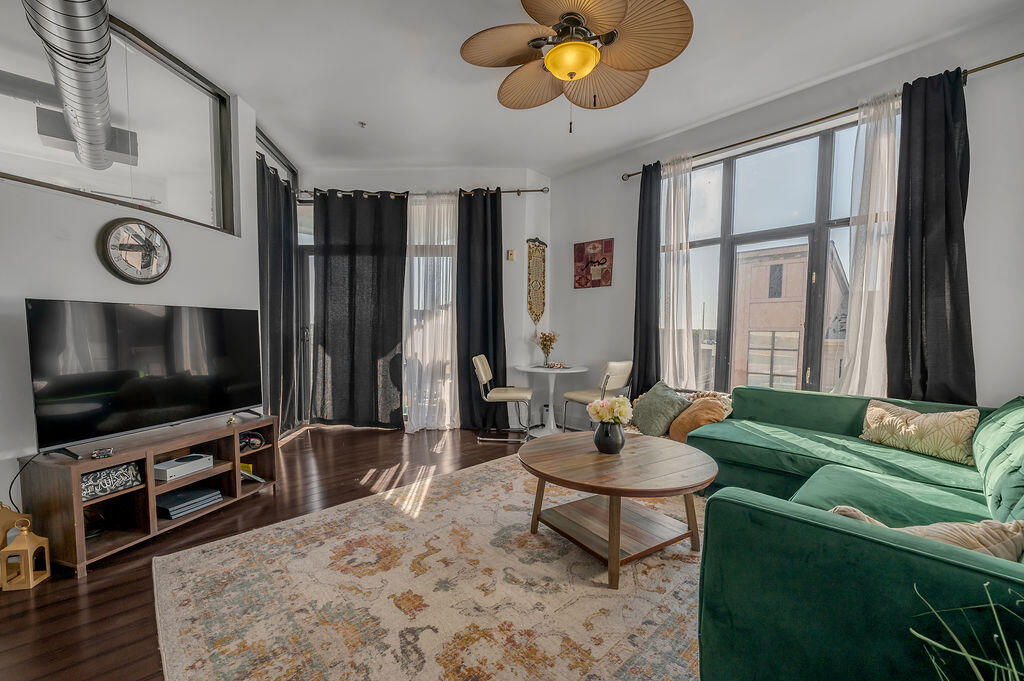 535 S Upper Street 400