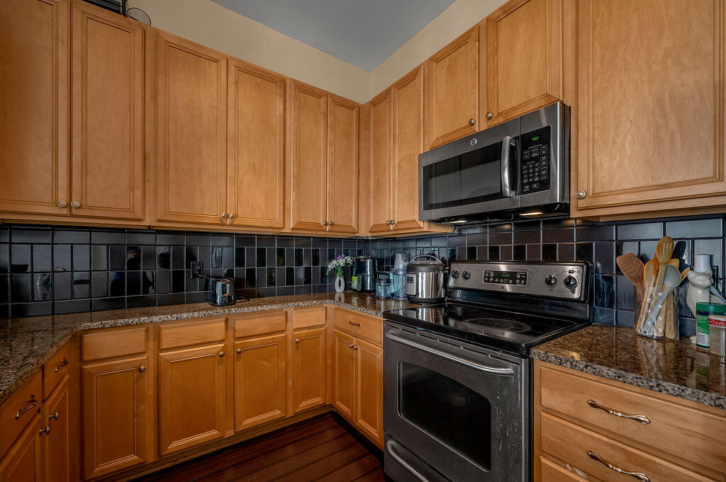 535 S Upper Street 400