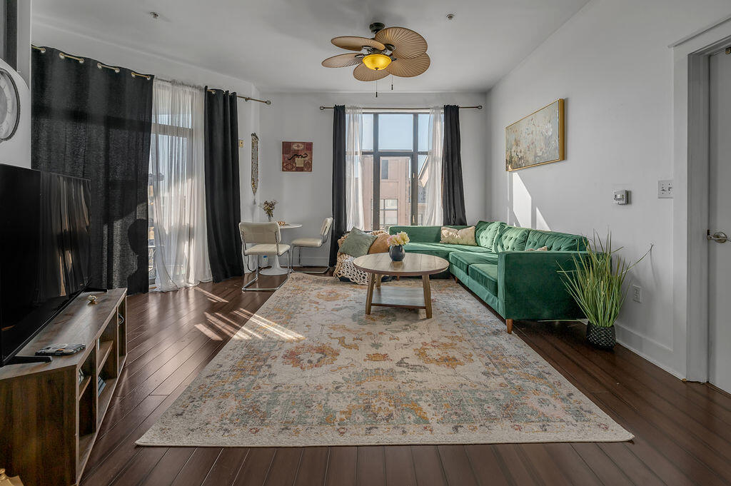 535 S Upper Street 400