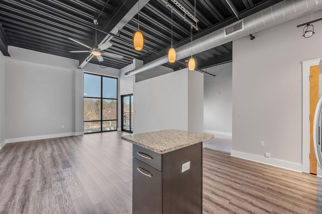 350 E Short Street 307