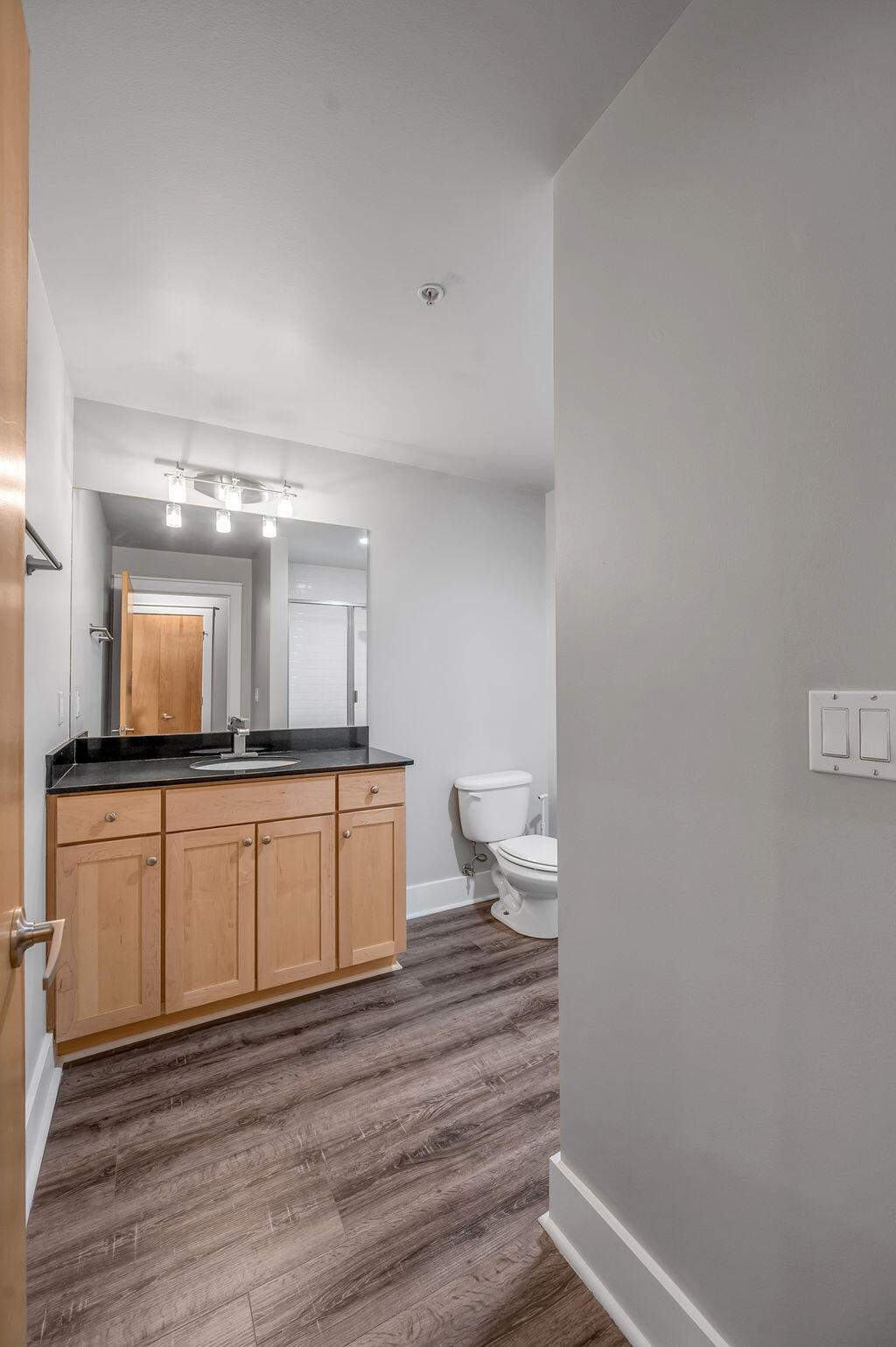 350 E Short Street 307
