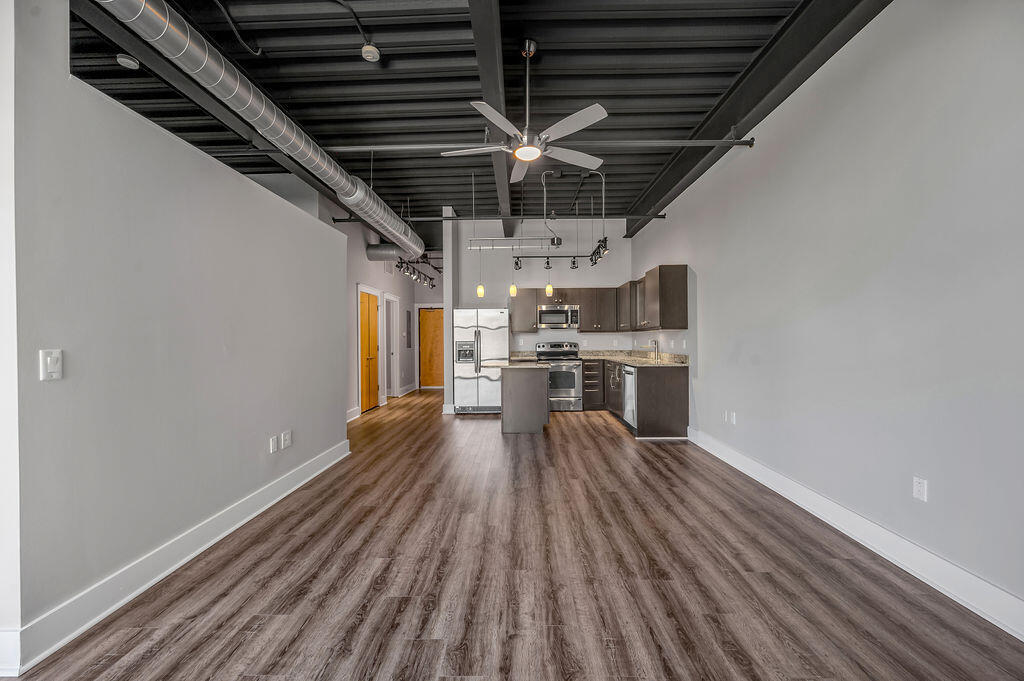 350 E Short Street 307