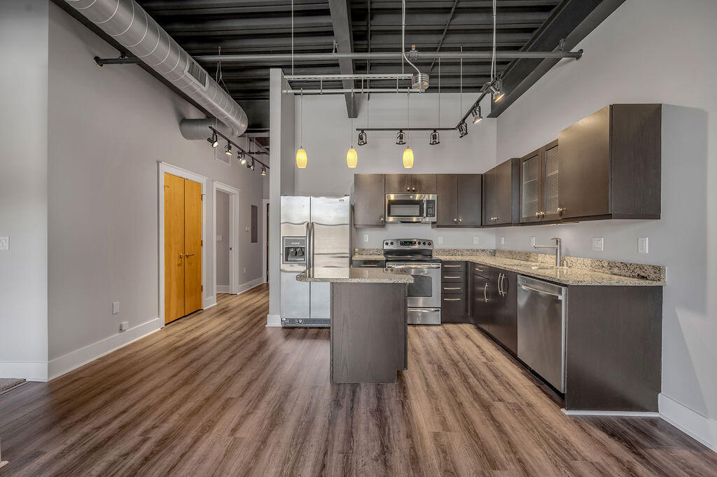 350 E Short Street 307