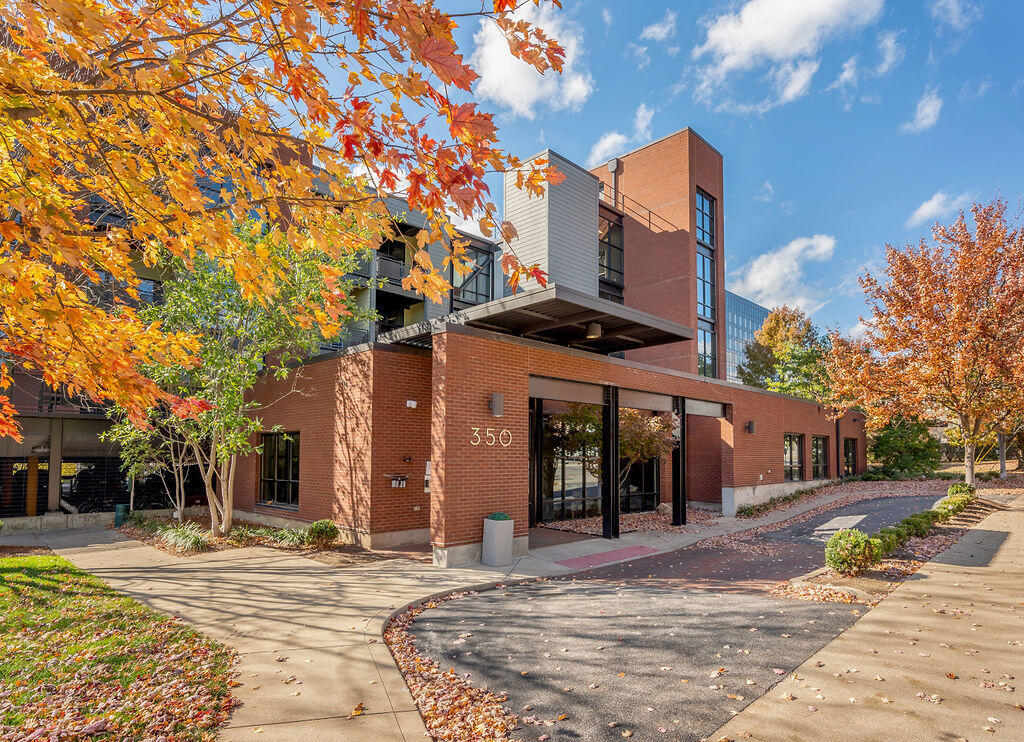 350 E Short Street 307