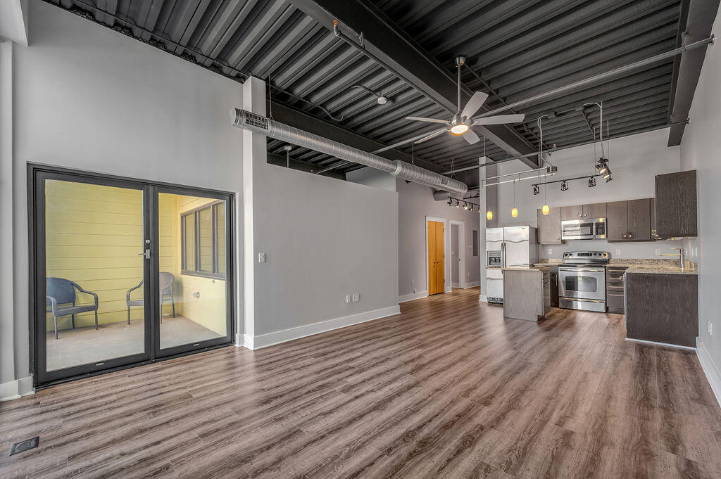 350 E Short Street 307