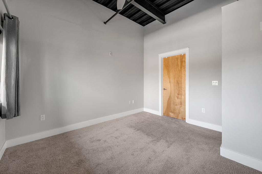 350 E Short Street 307