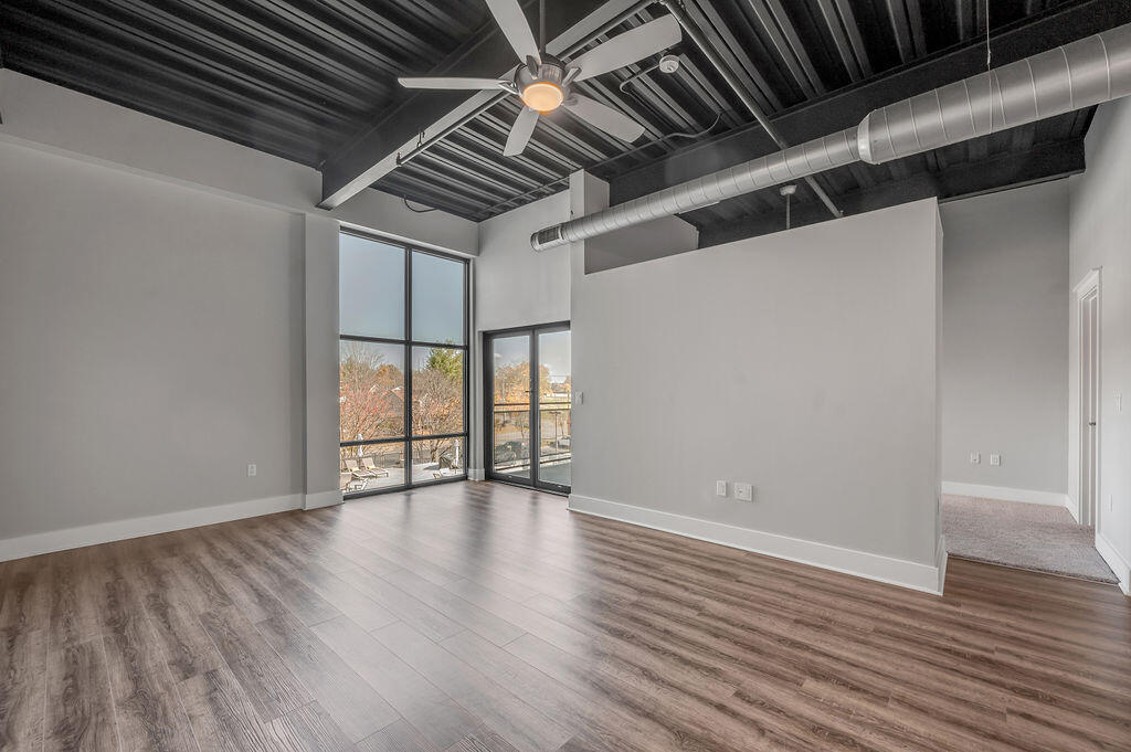 350 E Short Street 307