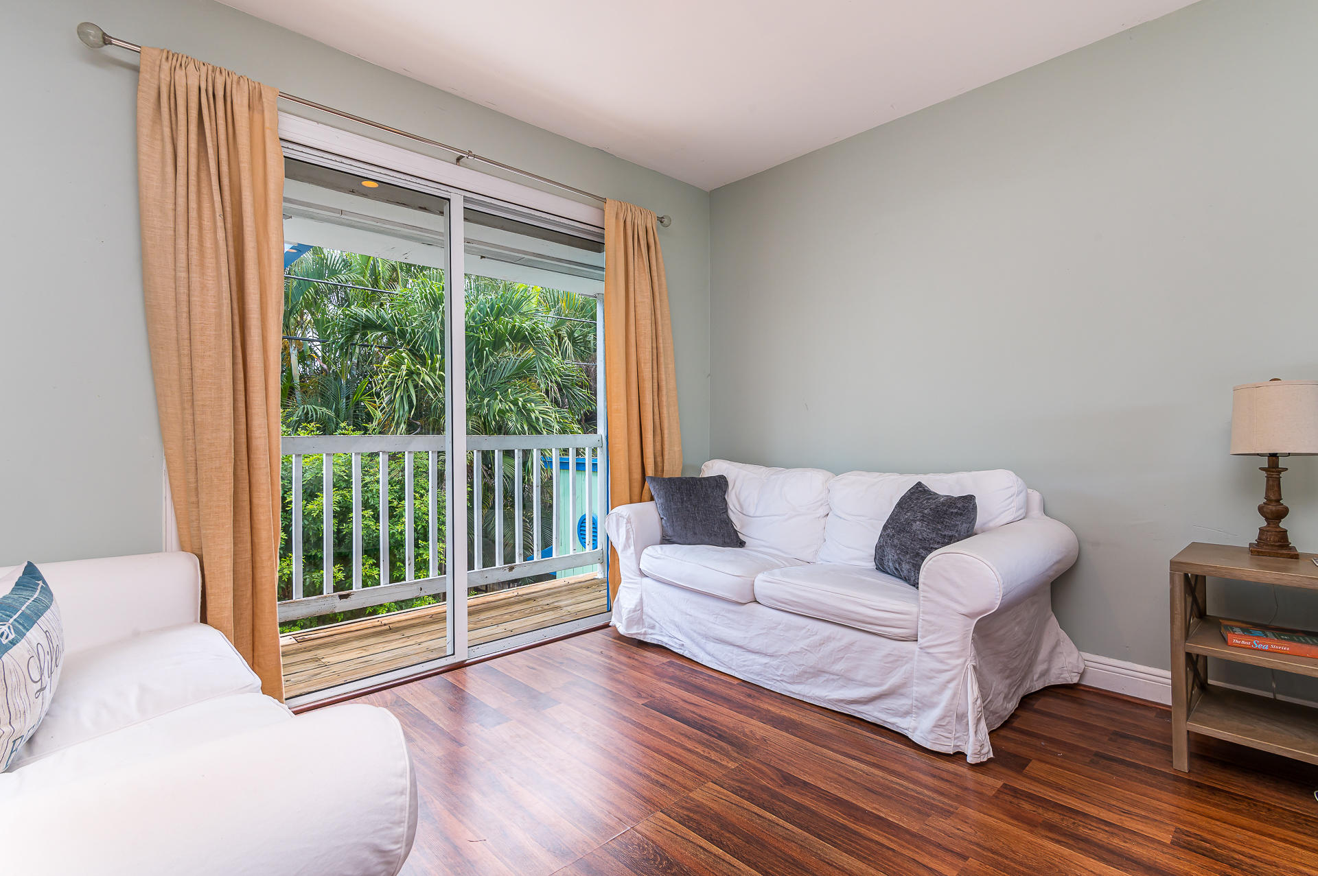 740 S Lake Avenue Ch