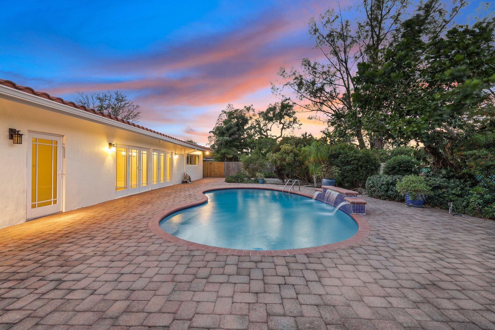 3325 NE 42 Court