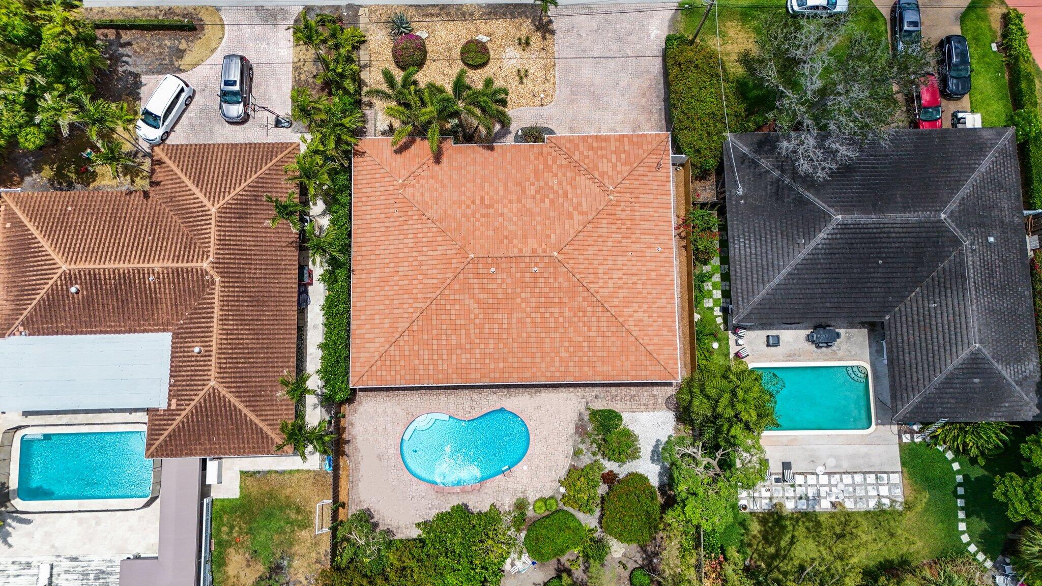 3325 NE 42 Court