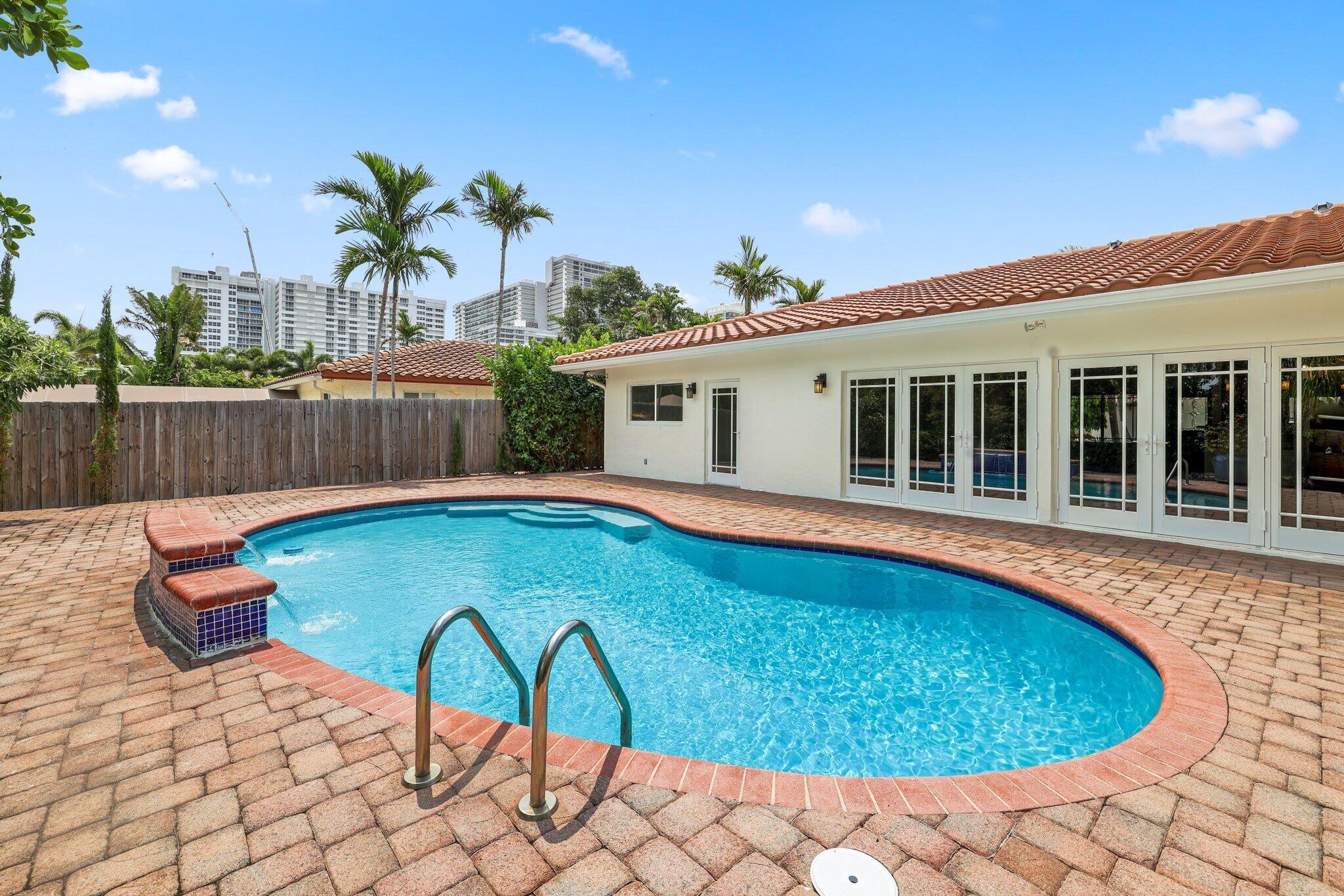 3325 NE 42 Court