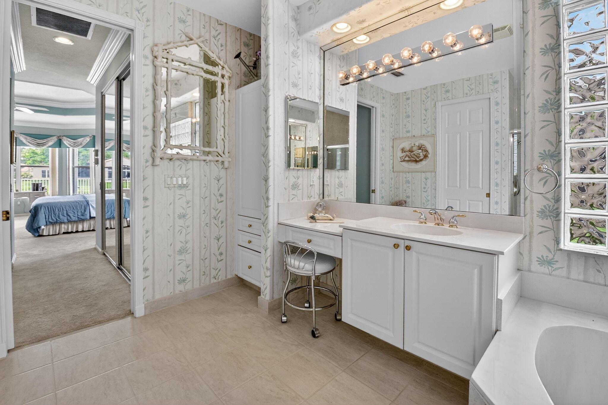 13202 Alhambra Lake Circle