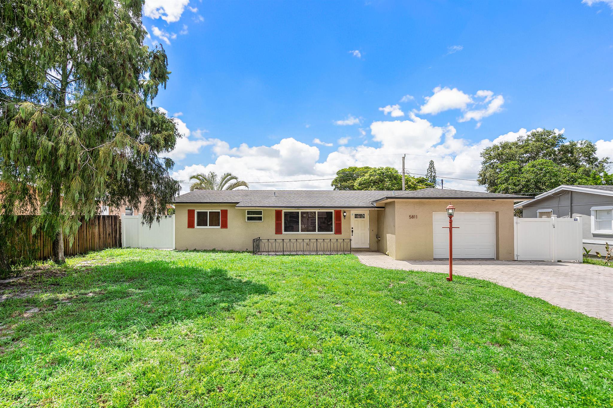 5811 SW 53rd Terrace