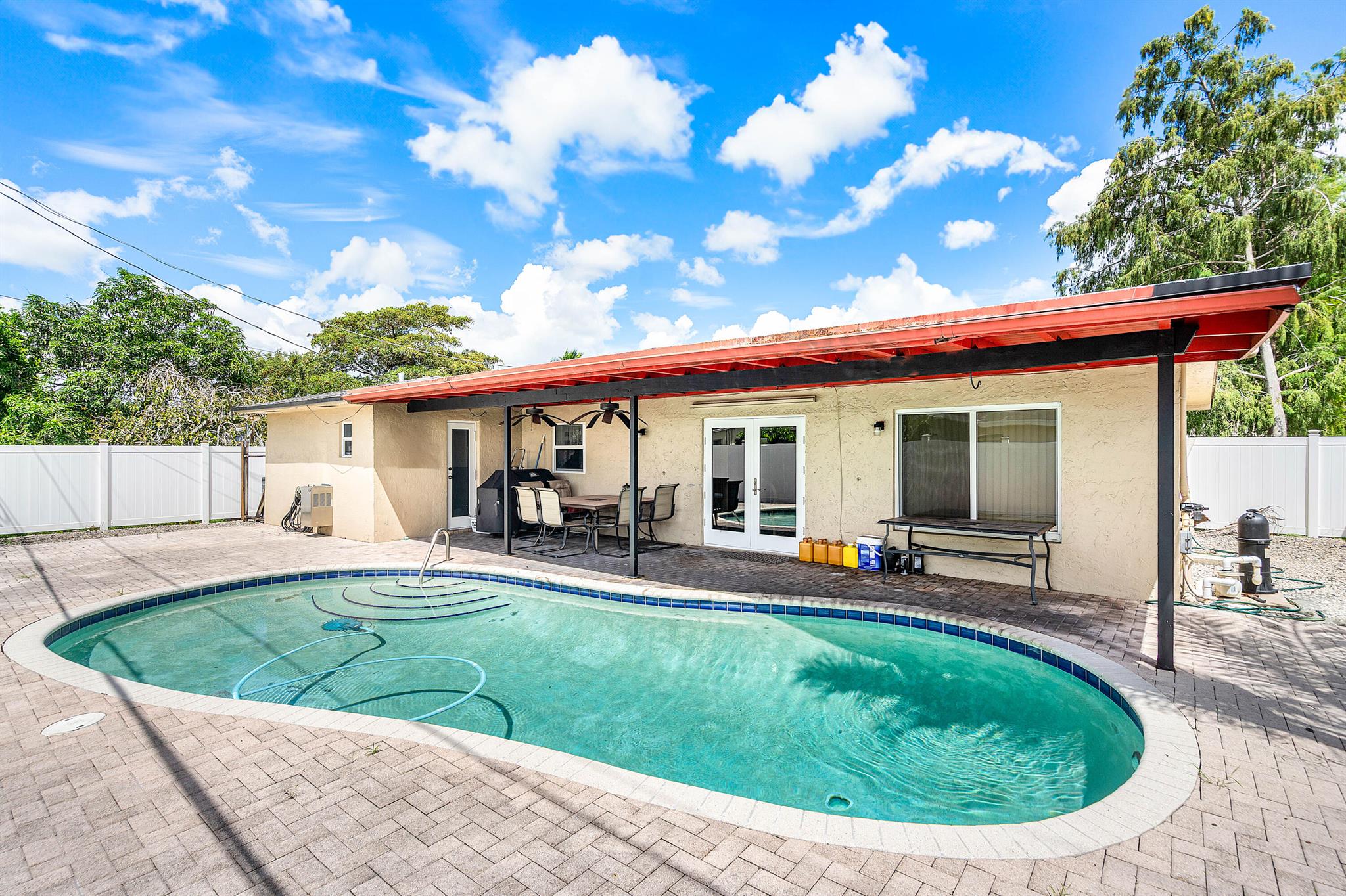 5811 SW 53rd Terrace