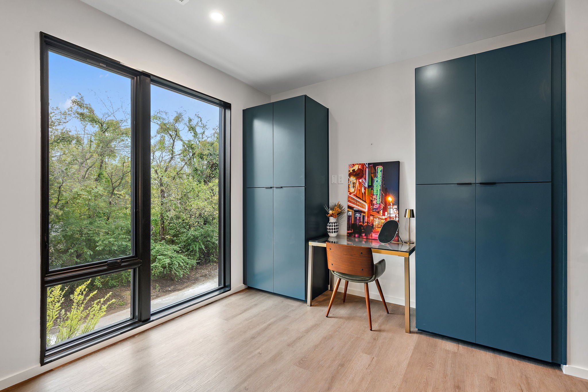 500 Merritt Ave Unit: 306