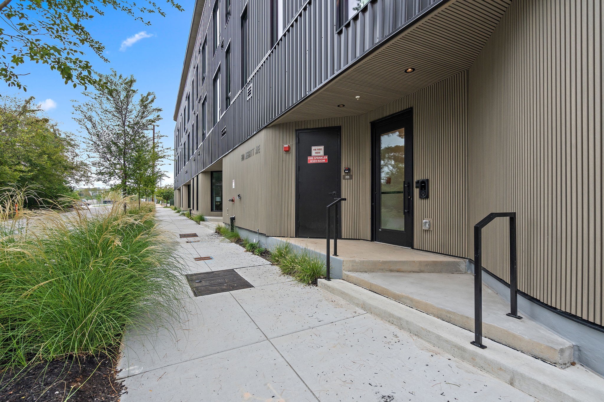 500 Merritt Ave Unit: 306