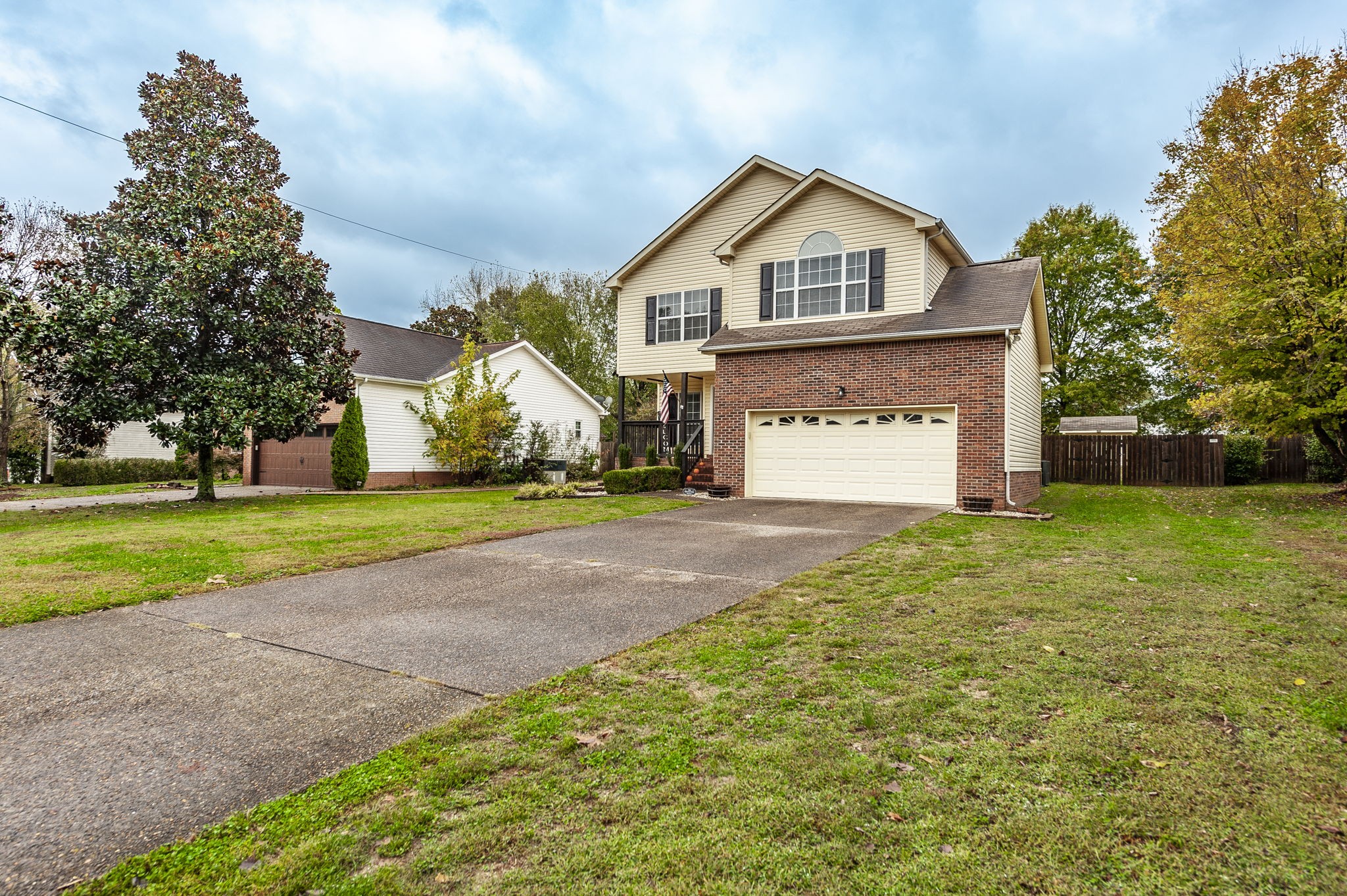 376 Huntington Dr