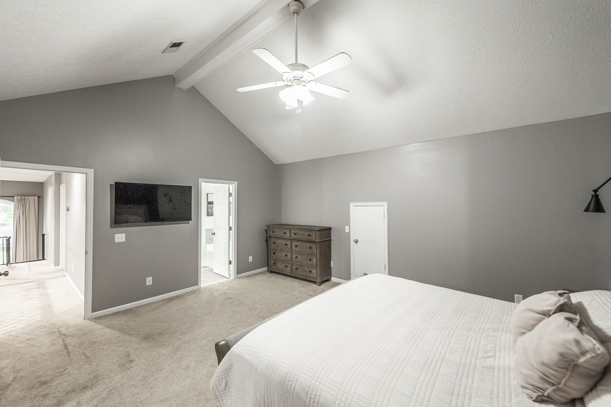 376 Huntington Dr