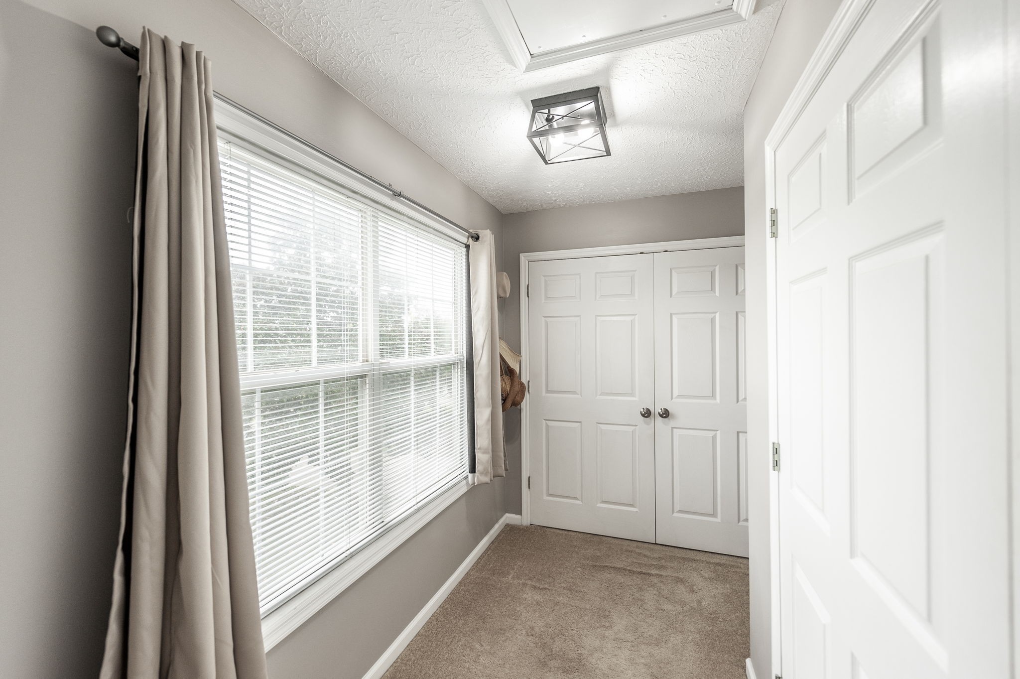 376 Huntington Dr