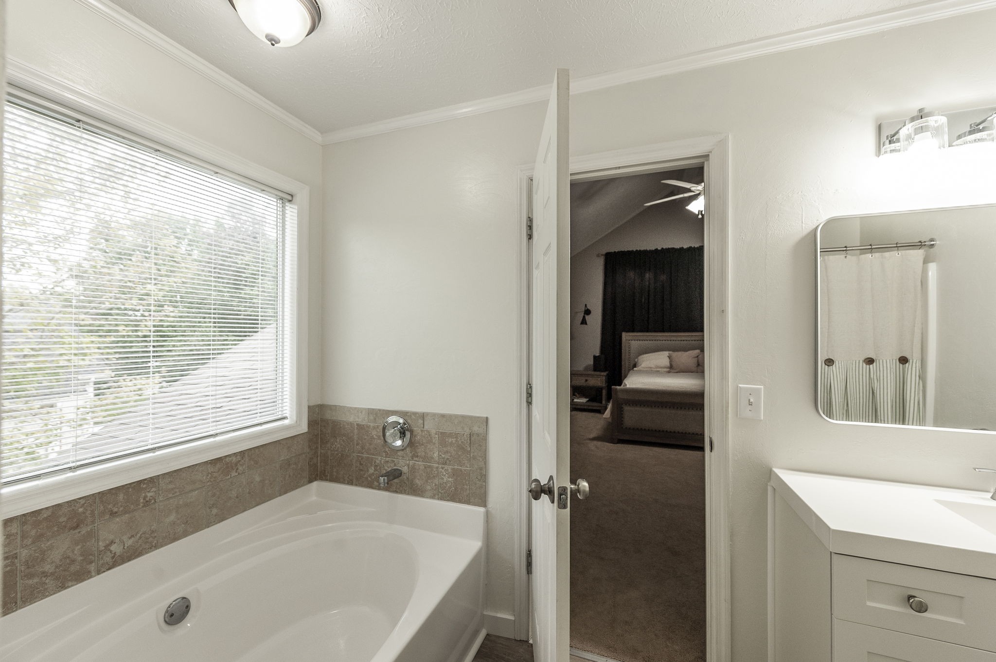 376 Huntington Dr