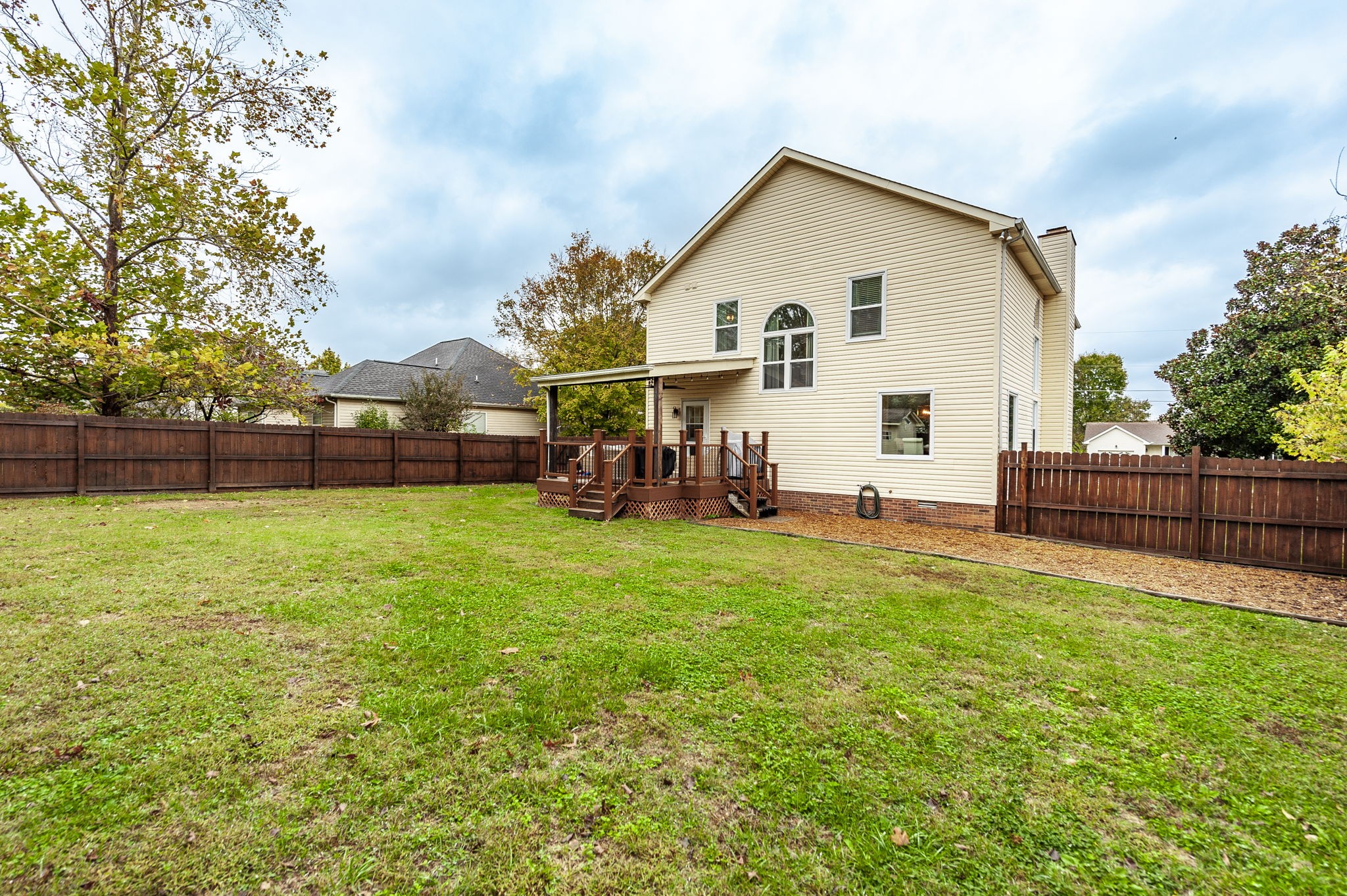 376 Huntington Dr