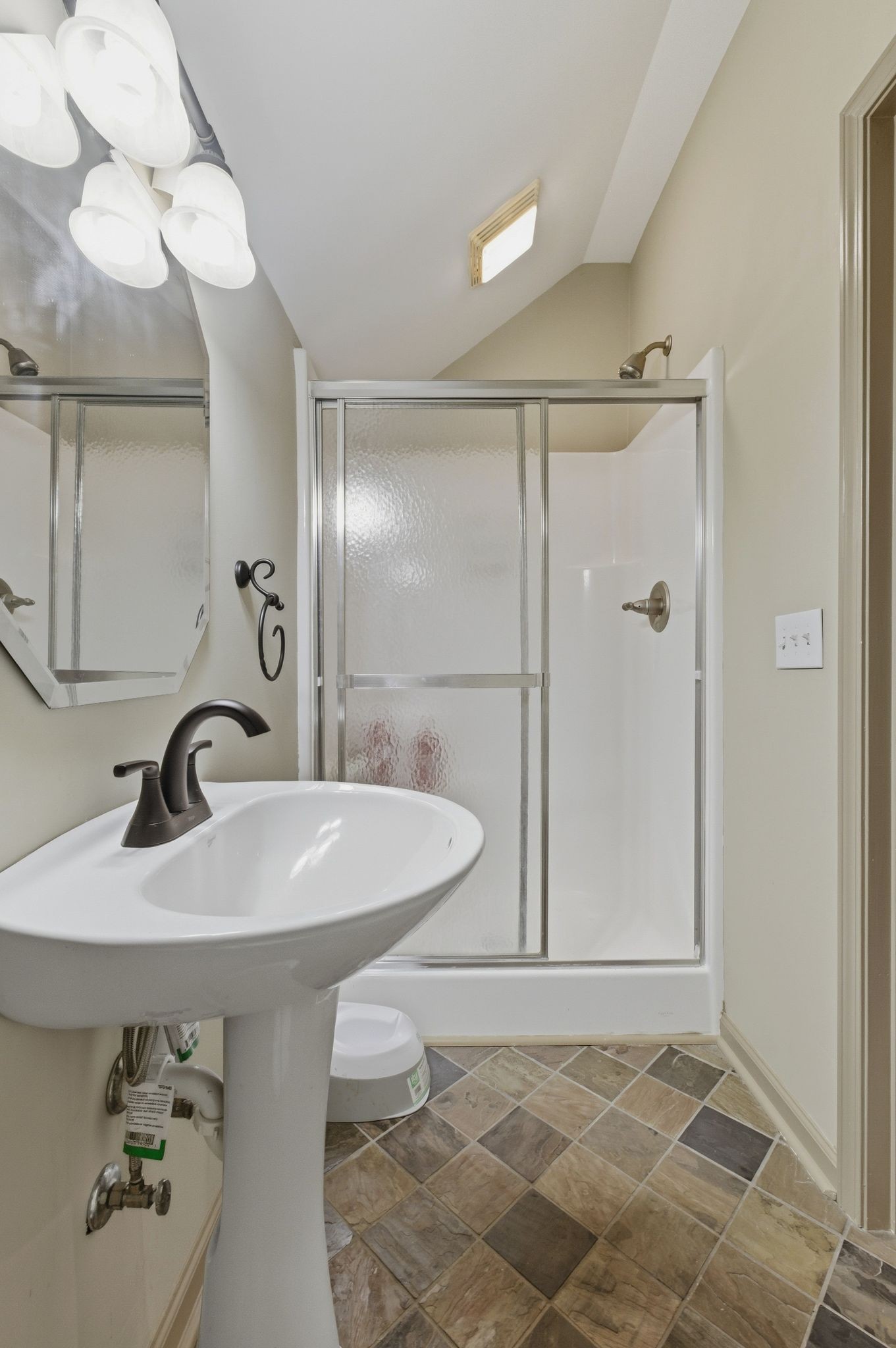 1164 Chenault Ln